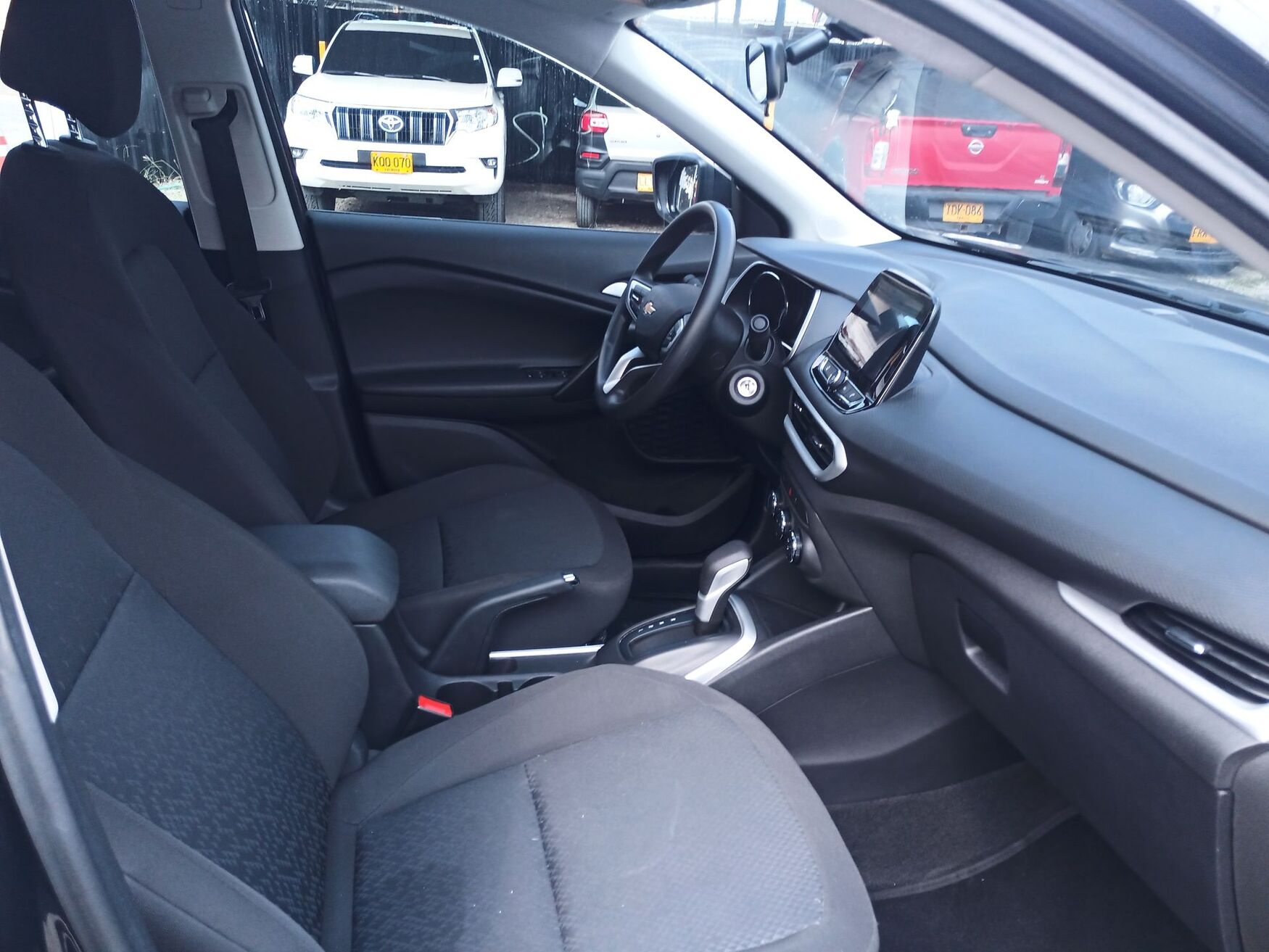 Chevrolet - Tracker - 2025 image number 2