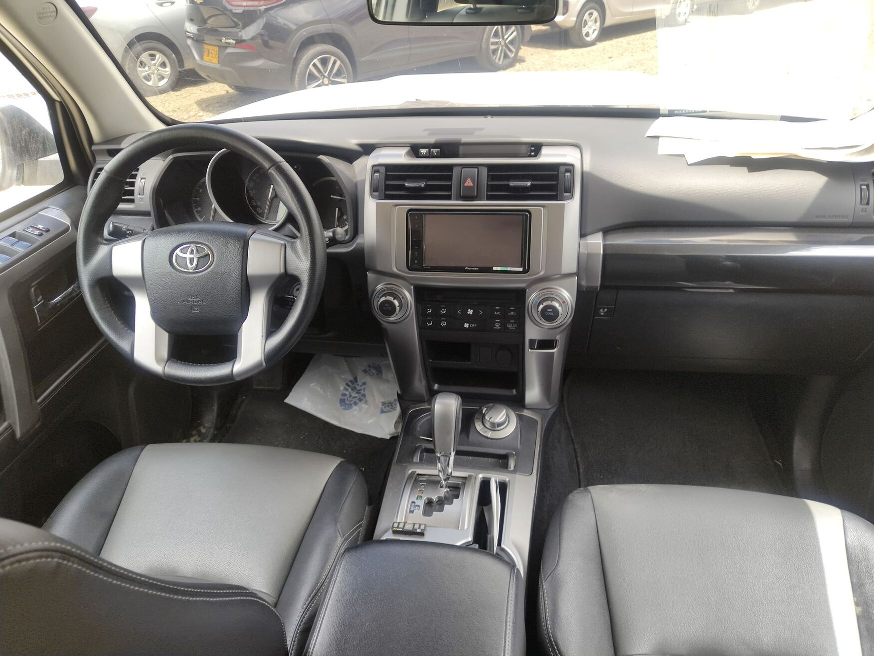 Toyota - 4Runner - 2018 image number 11