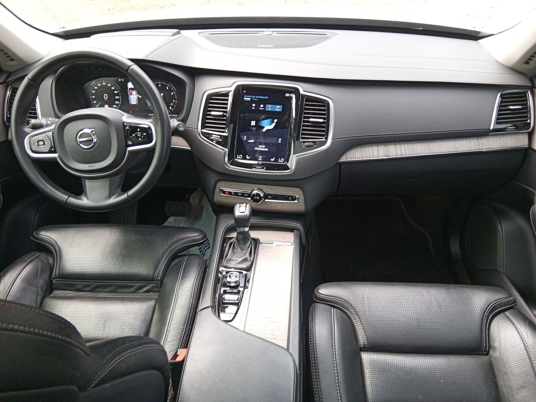 Volvo - XC90 - 2021 image number 11