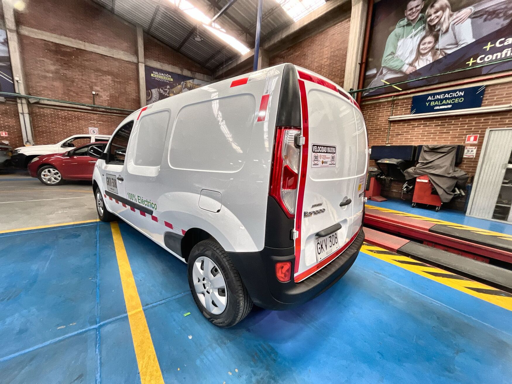 Renault - Kangoo ZE - 2020 image number 7