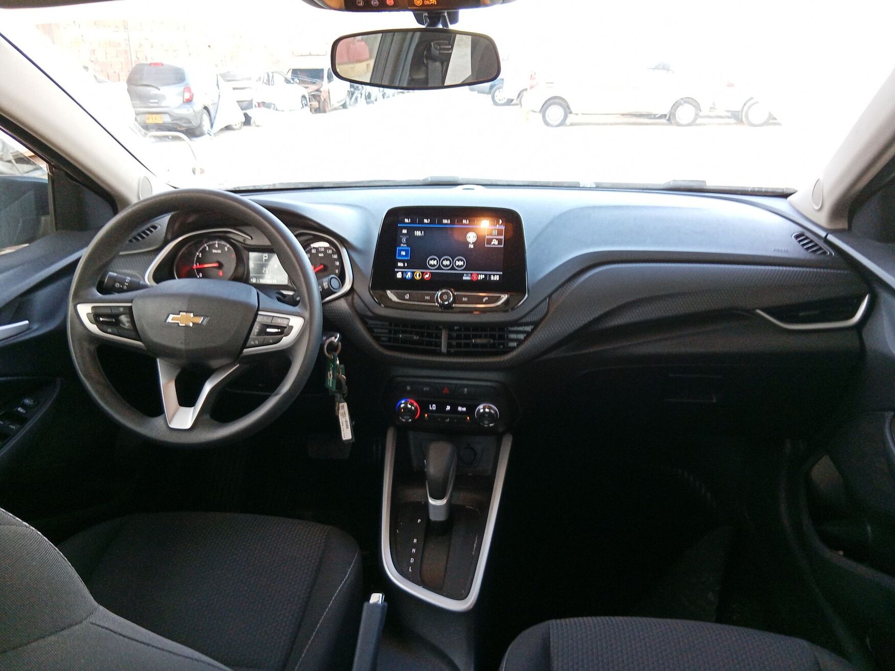 Chevrolet - Onix - 2025 image number 11