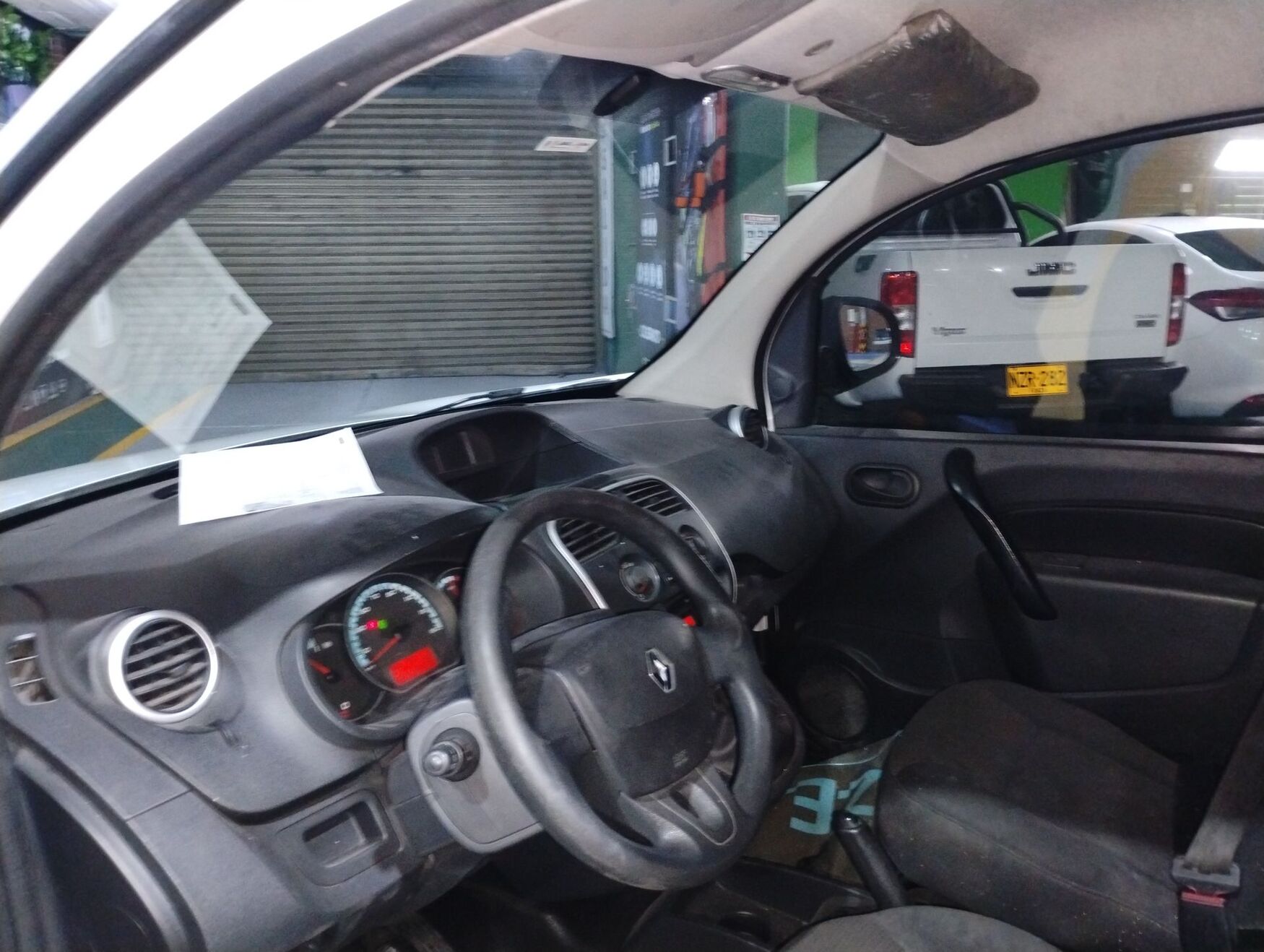 Renault - Kangoo ZE - 2020 image number 2