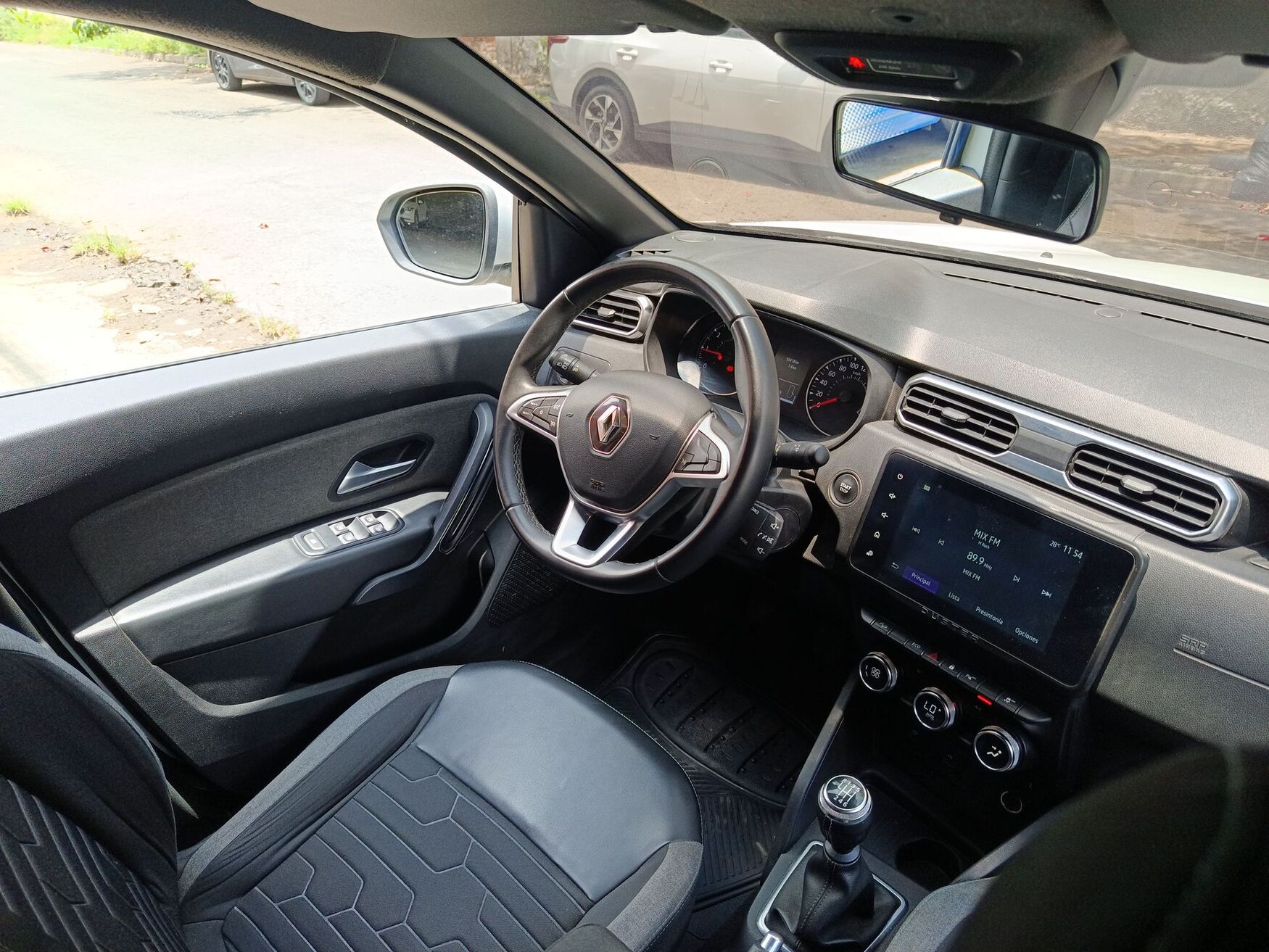 Renault - Duster - 2024 image number 11