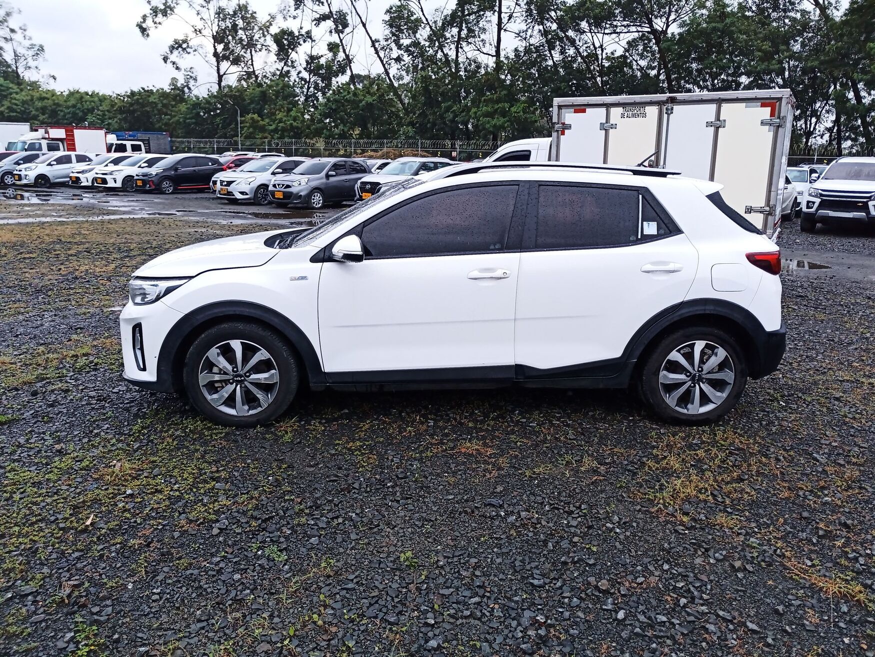 Kia - Stonic - 2023 image number 6