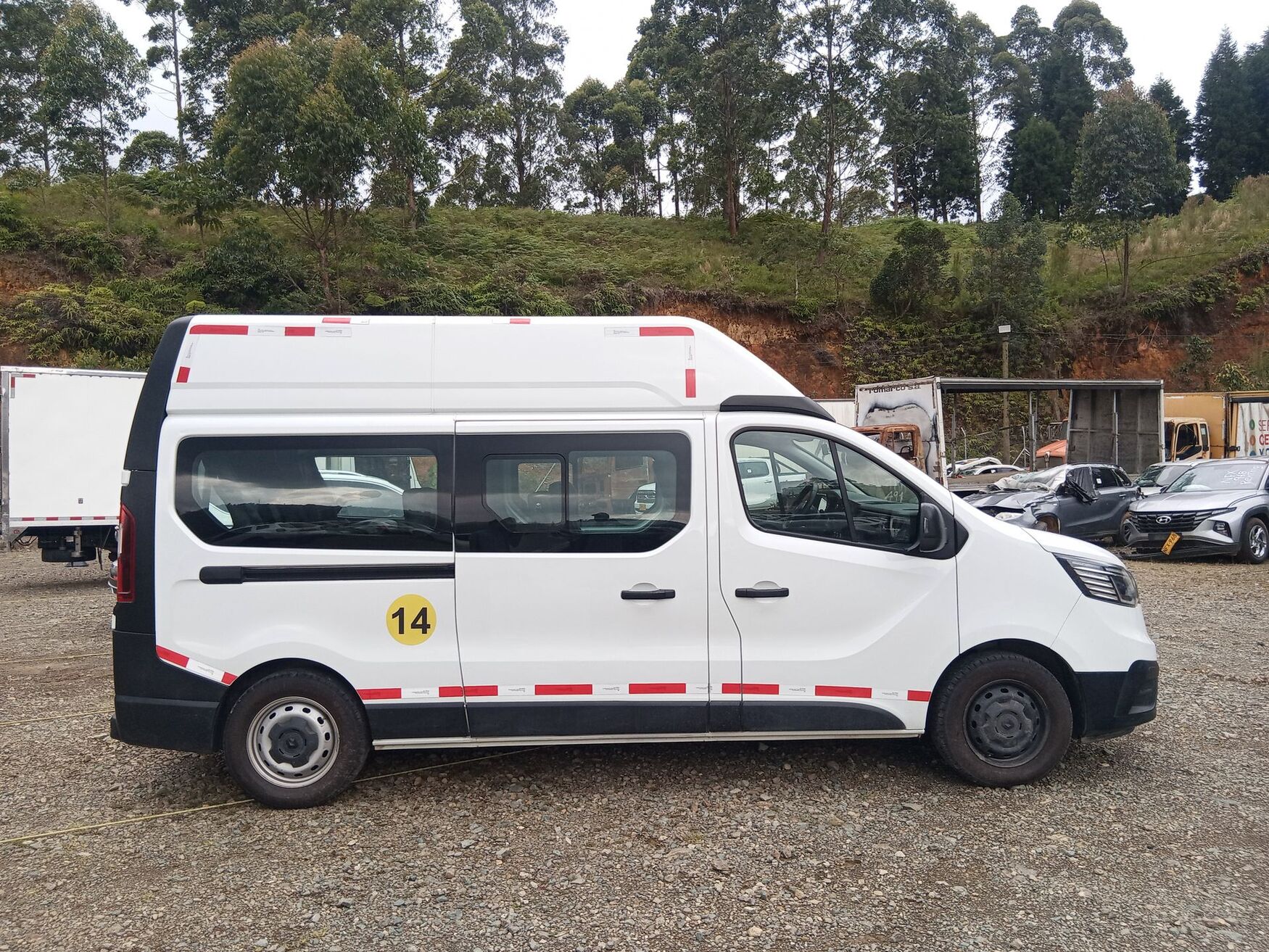 Renault - Trafic - 2024 image number 10