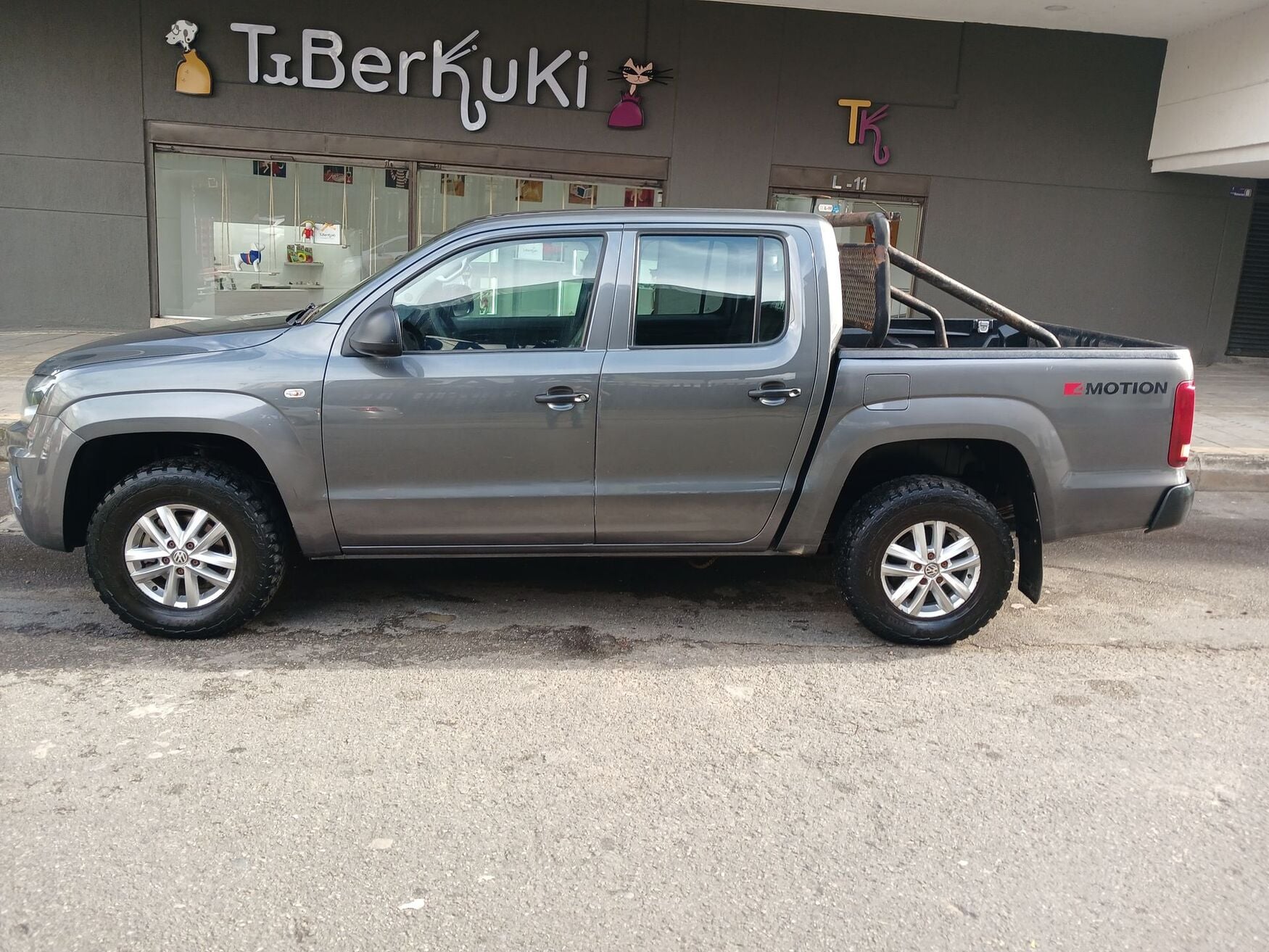 Volkswagen - Amarok - 2023 image number 6