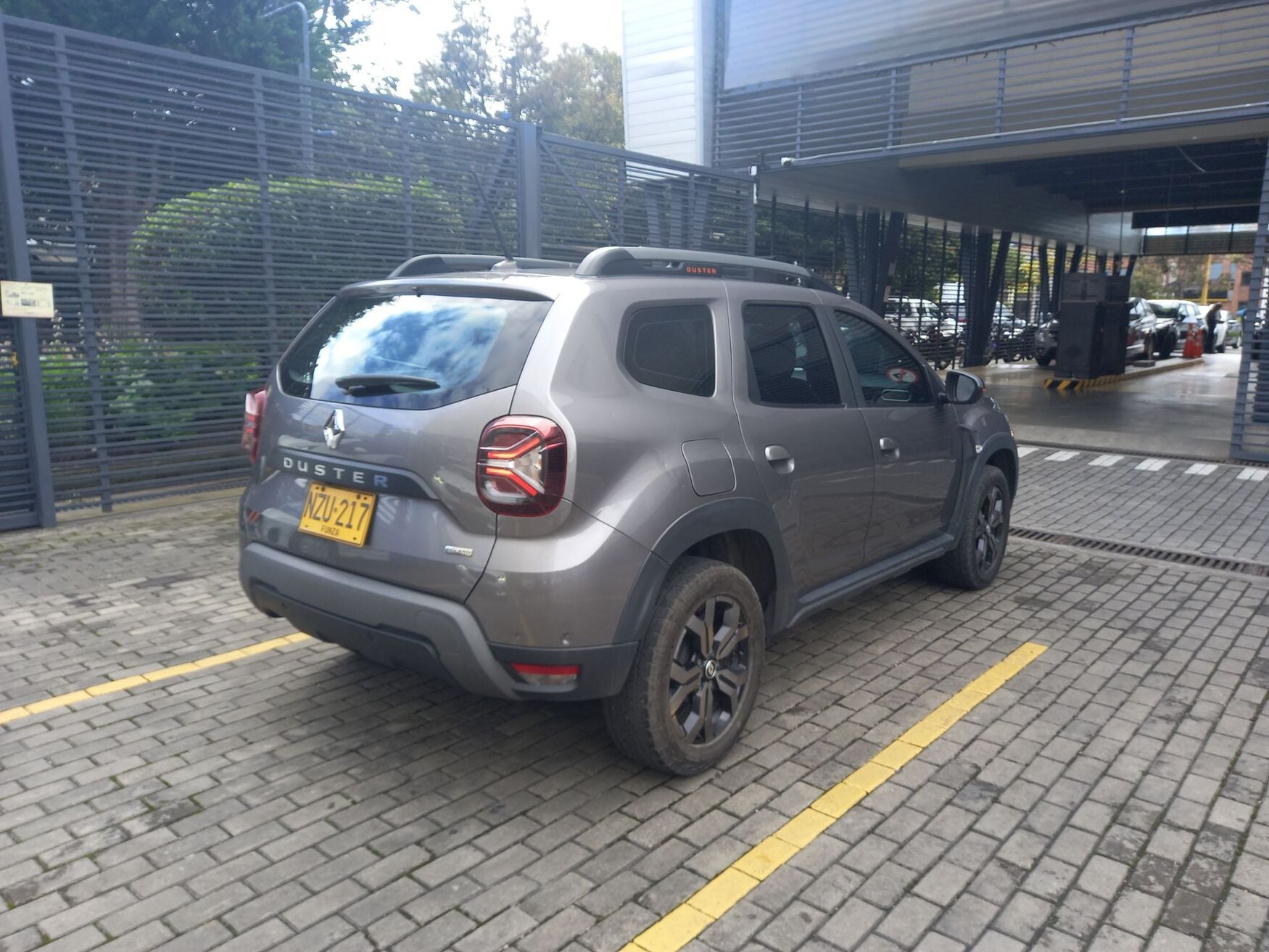 Renault - Duster - 2025 image number 9