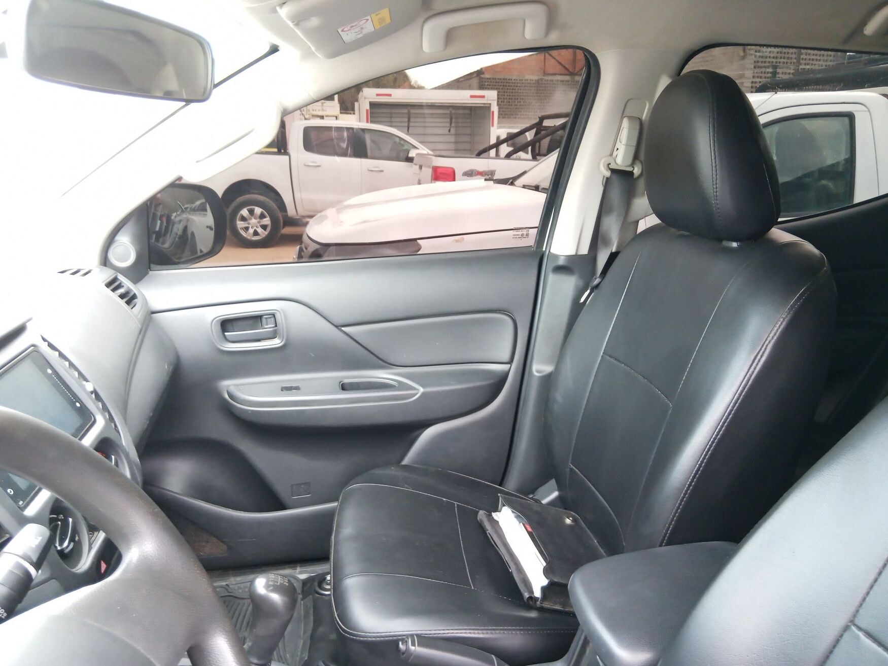 Mitsubishi - L200 - 2023 image number 2