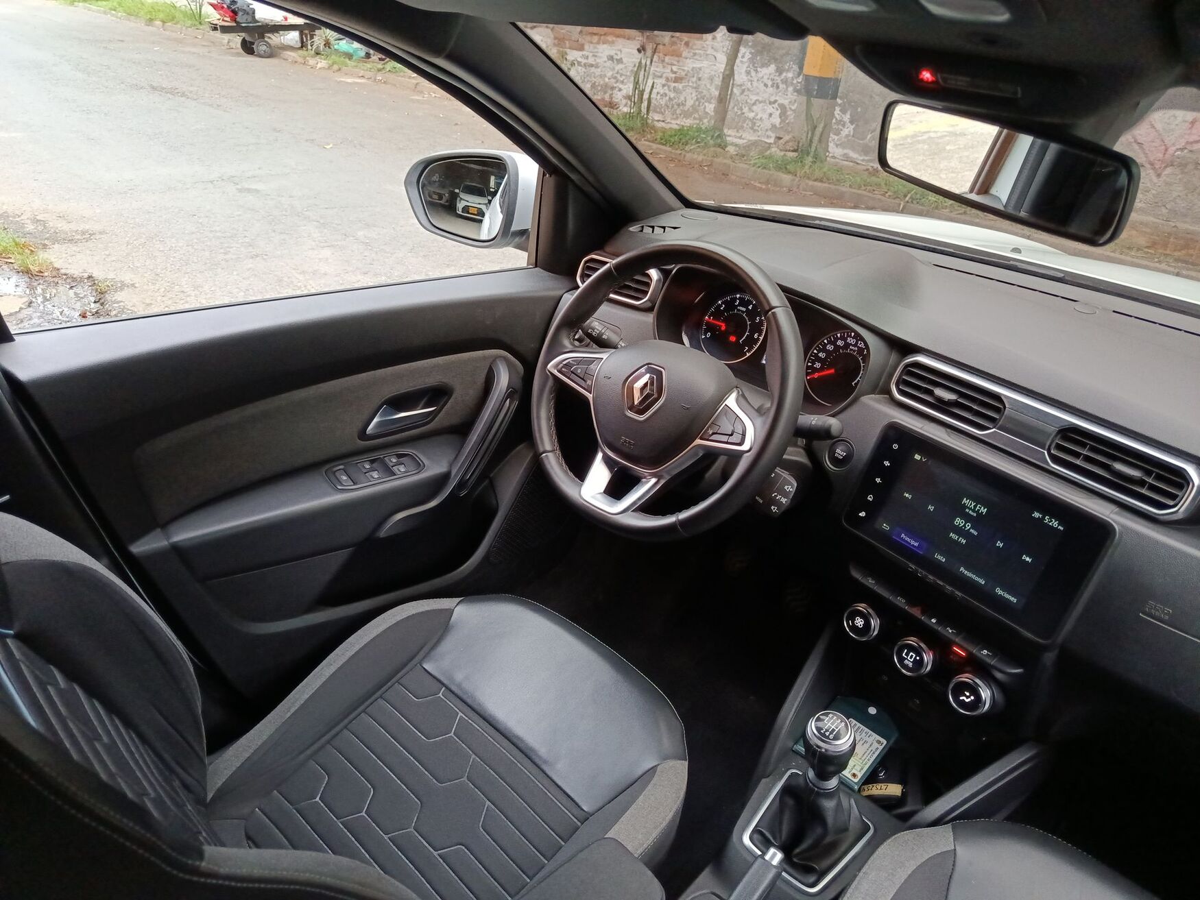 Renault - Duster - 2024 image number 11