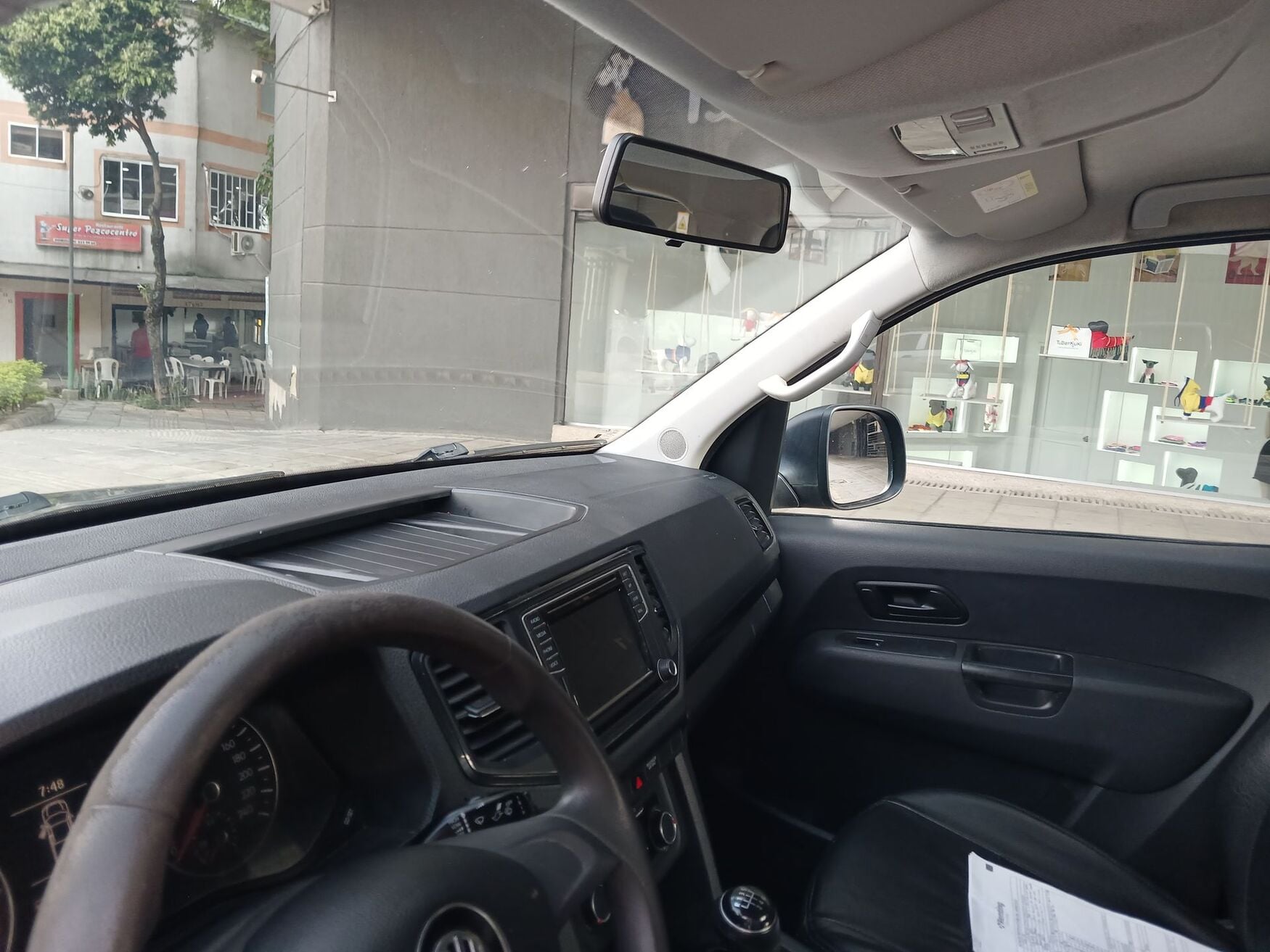 Volkswagen - Amarok - 2023 image number 2