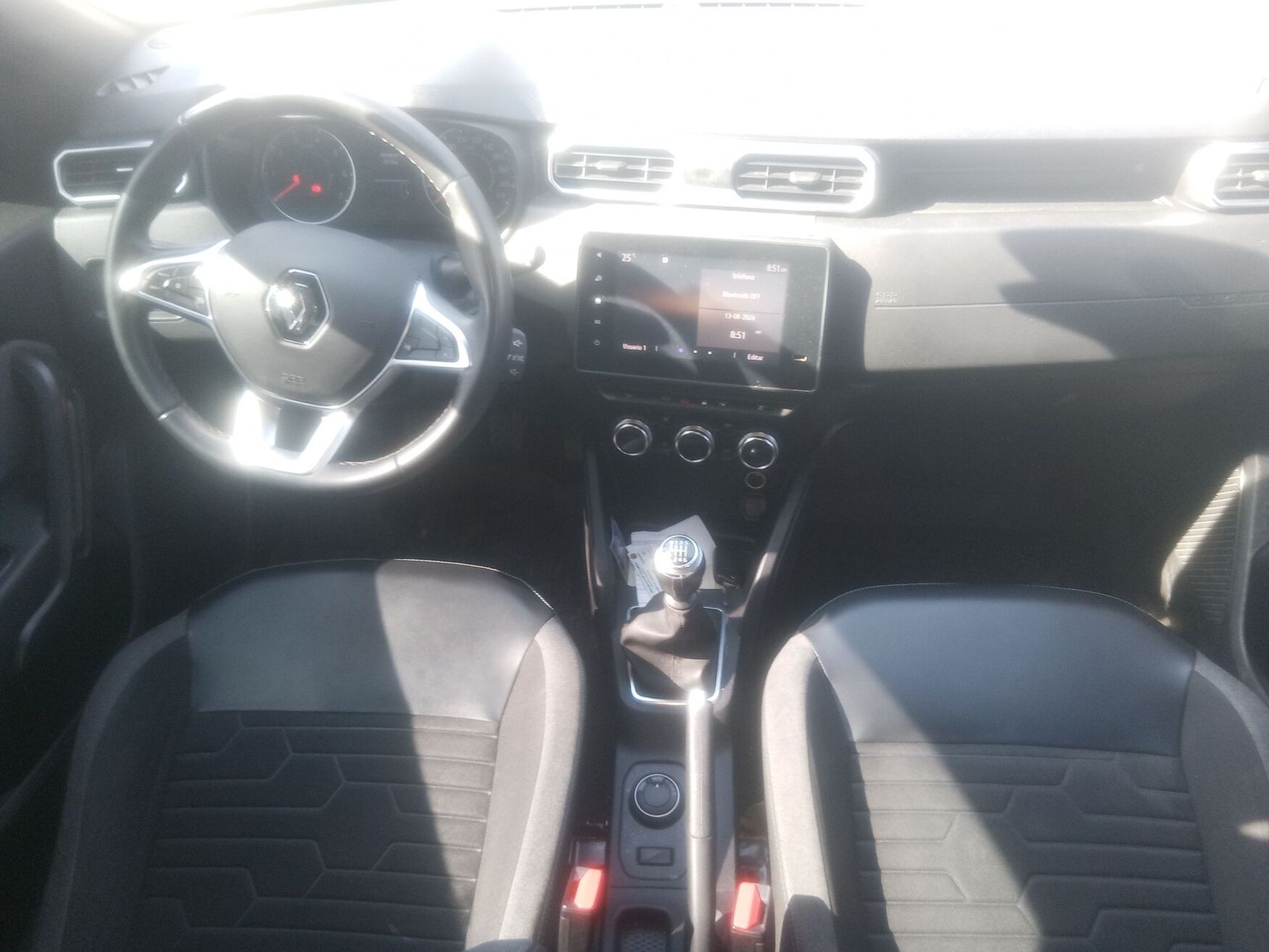 Renault - Duster - 2022 image number 11