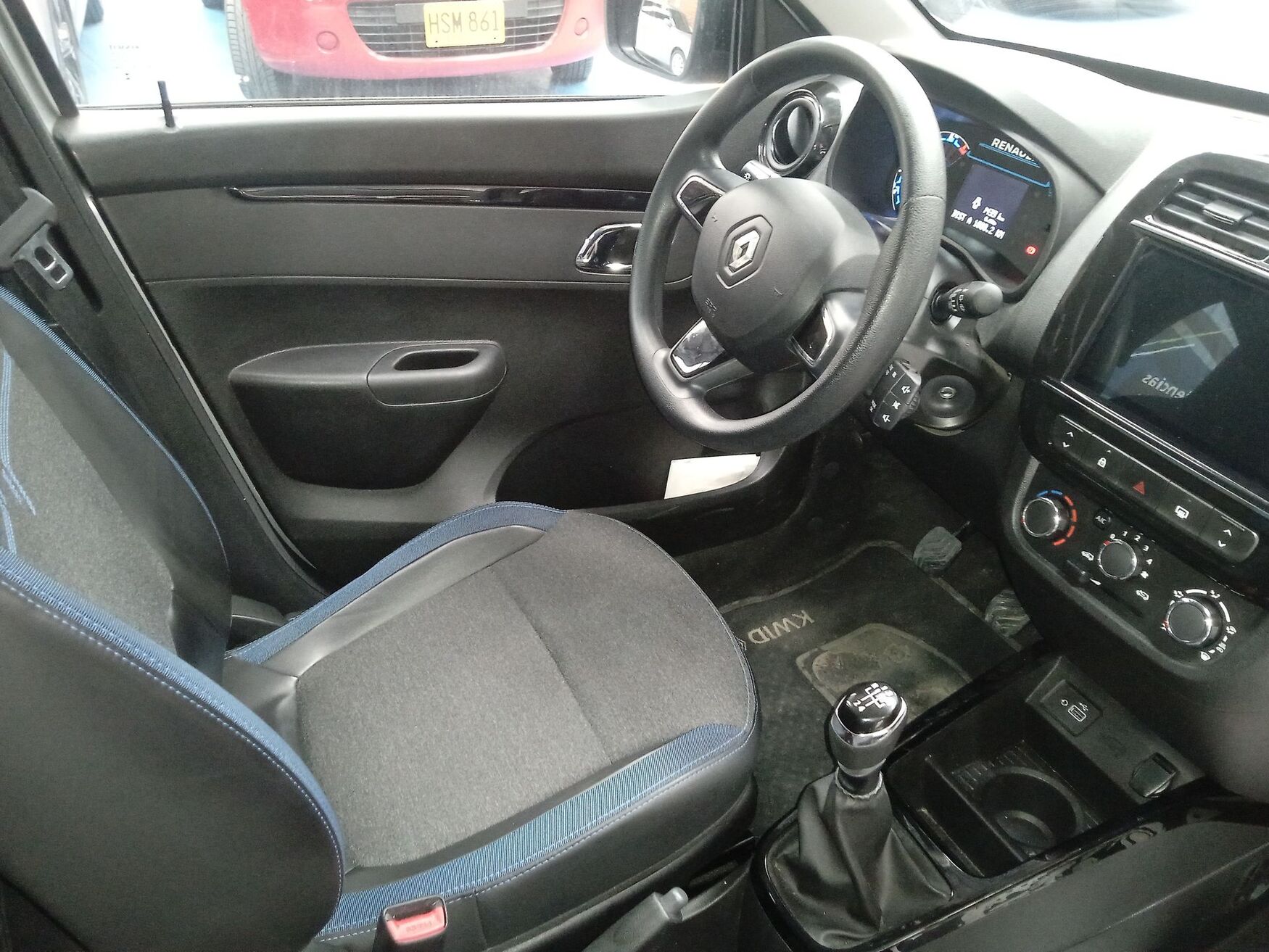 Renault - Kwid - 2025 image number 2