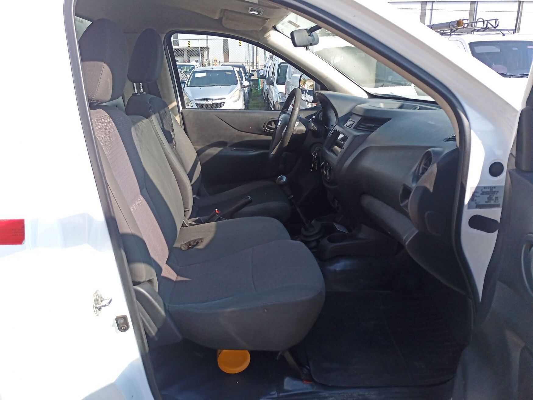 Nissan - Frontier - 2019 image number 2