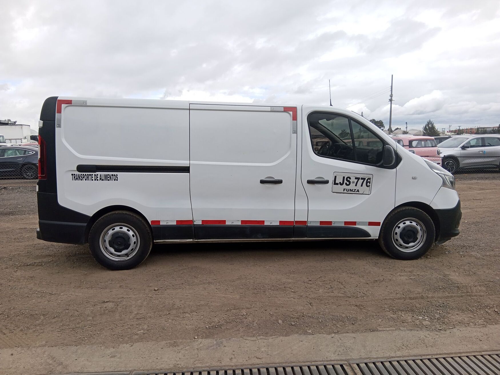 Renault - Trafic - 2023 image number 10