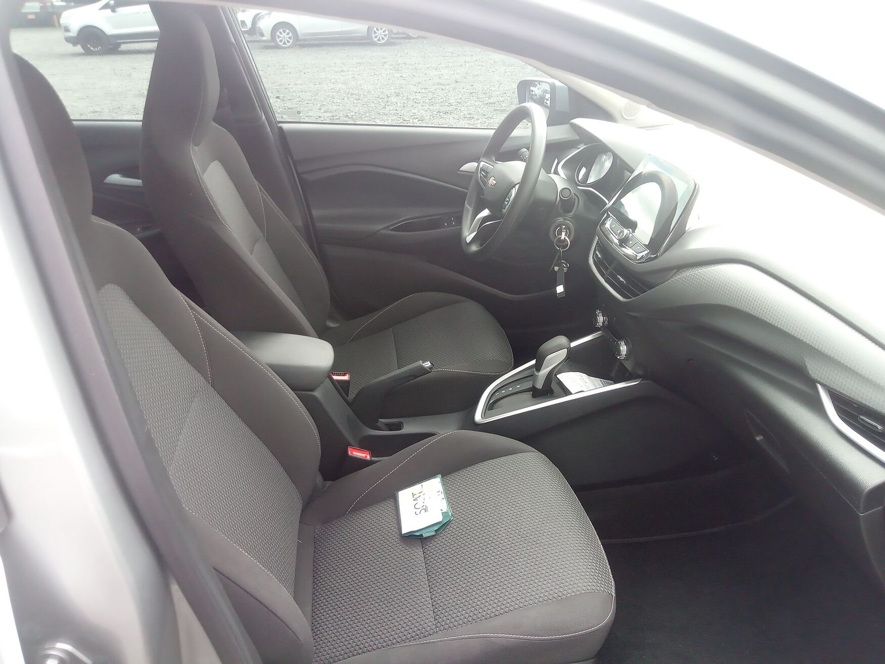 Chevrolet - Onix - 2025 image number 2