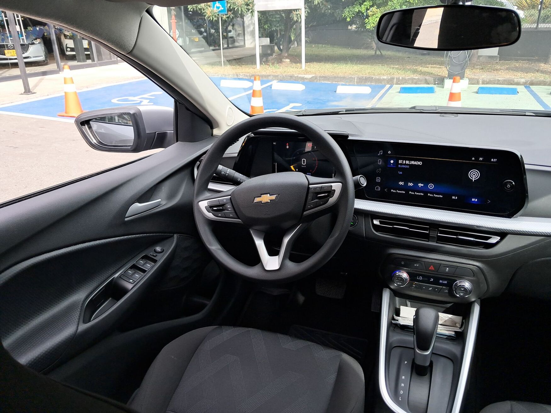 Chevrolet - Onix - 2026 image number 11