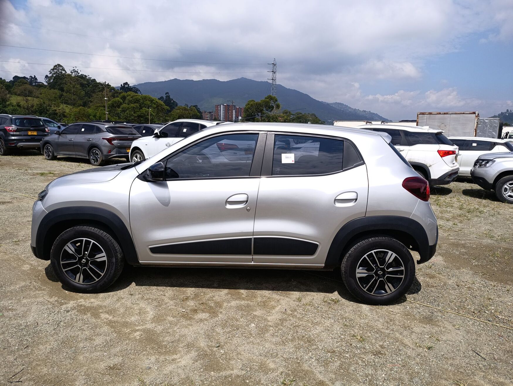 Renault - Kwid - 2025 image number 6