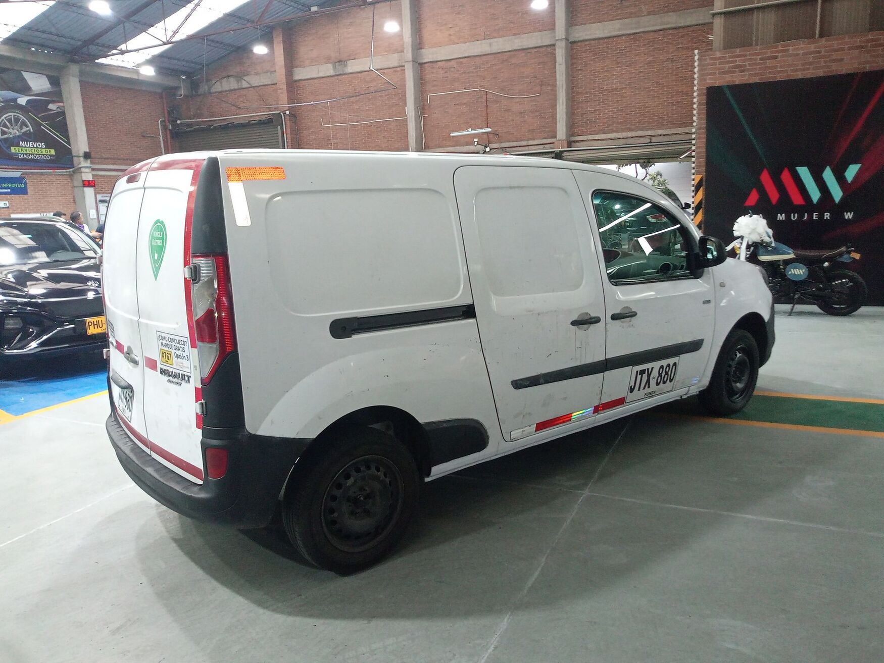 Renault - Kangoo ZE - 2020 image number 9