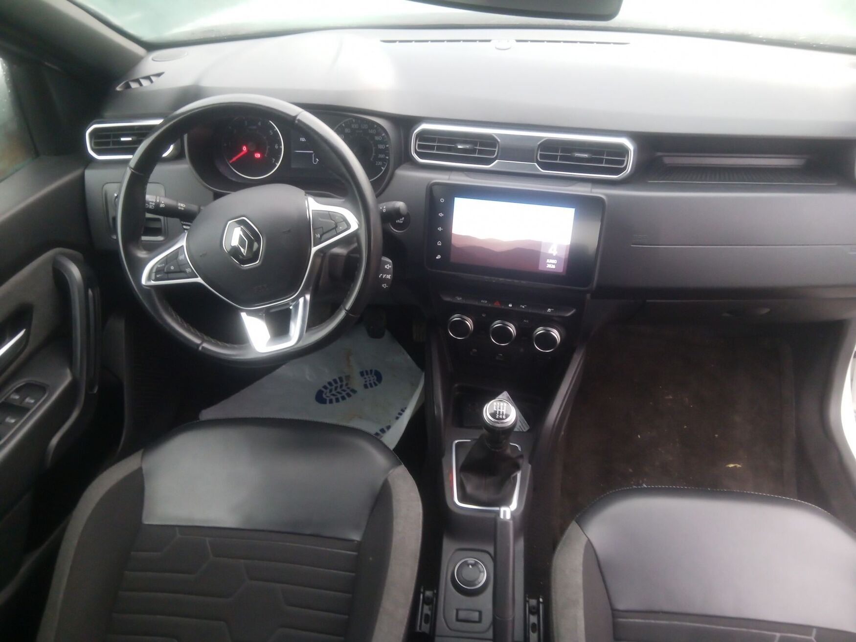 Renault - Duster - 2024 image number 11