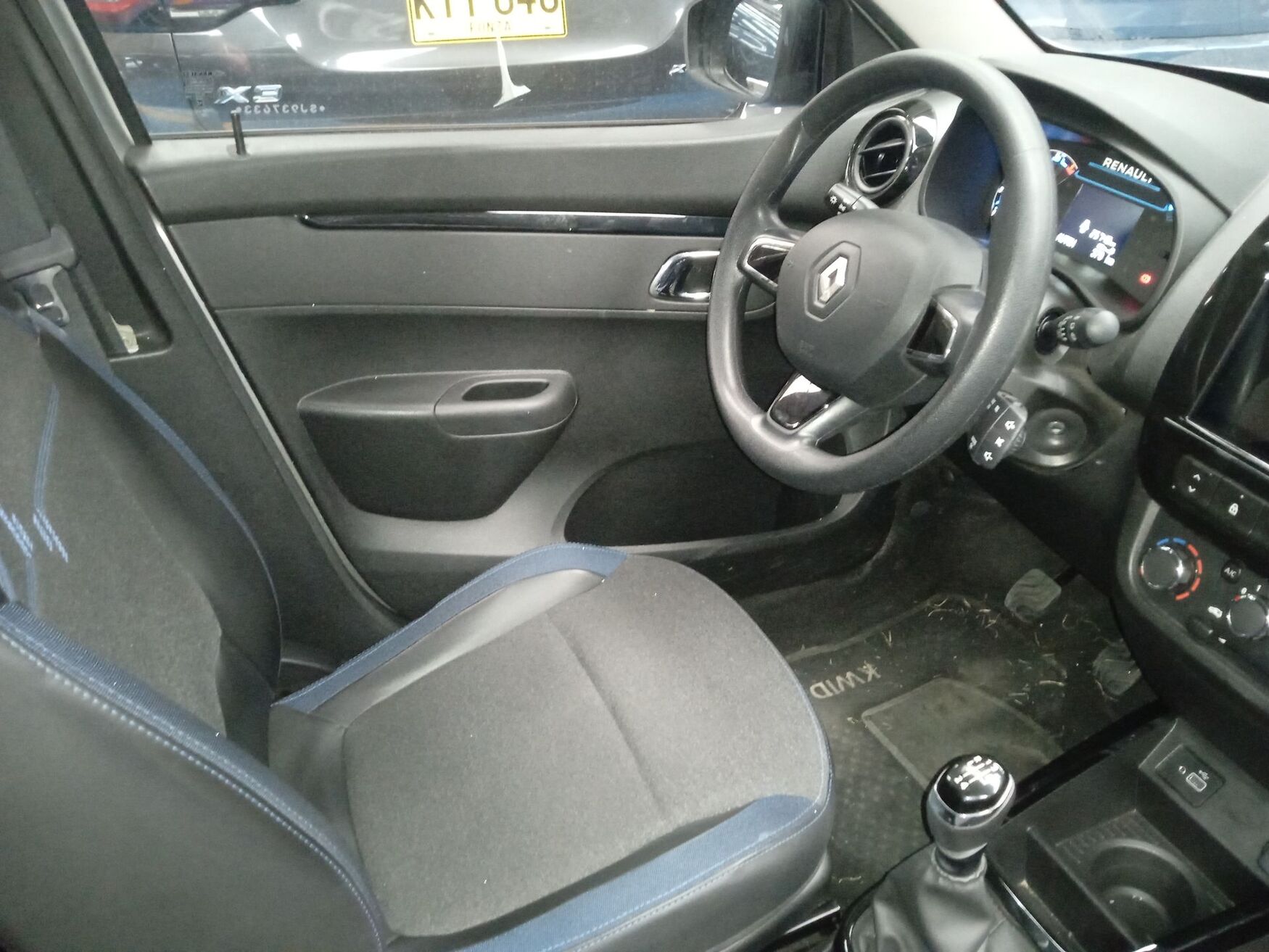 Renault - Kwid - 2025 image number 2