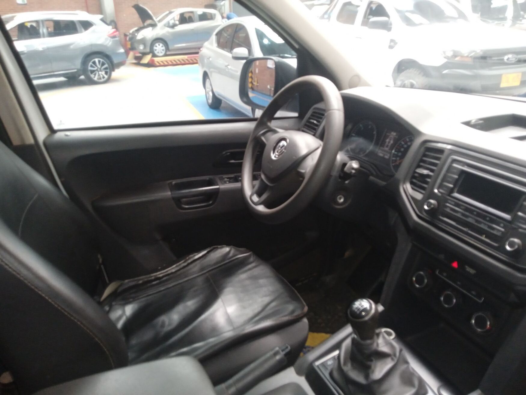 Volkswagen - Amarok - 2023 image number 2