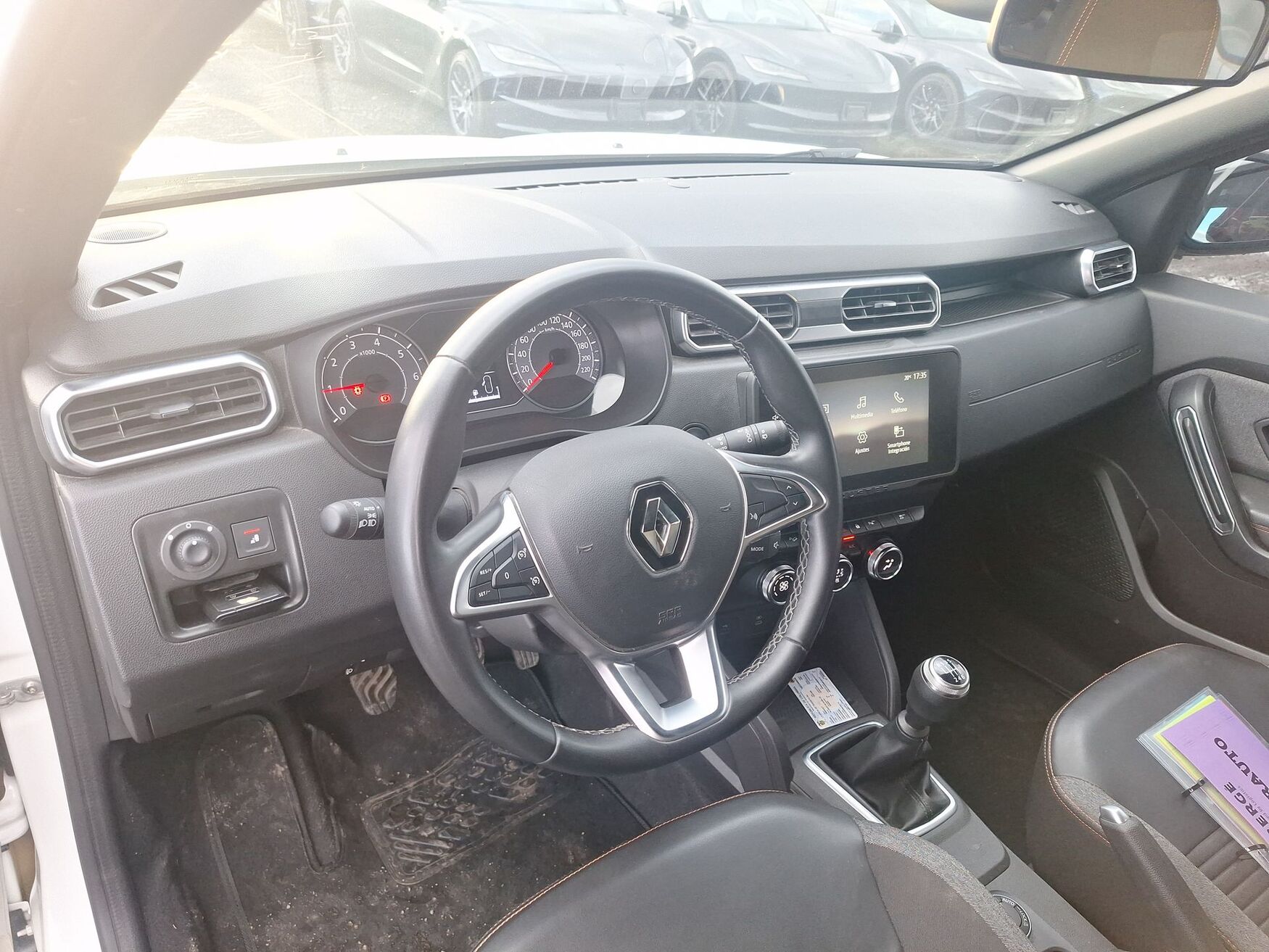 Renault - Duster - 2025 image number 11