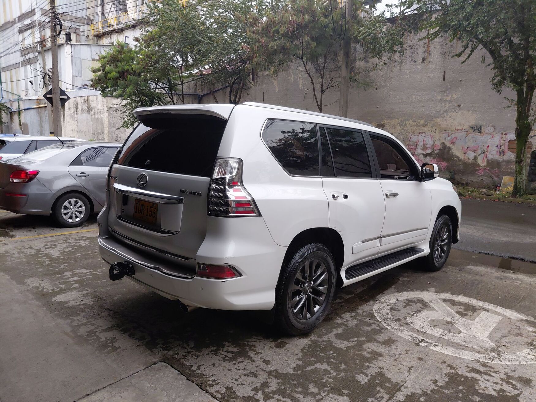 Lexus - GX 460 - 2016 image number 9