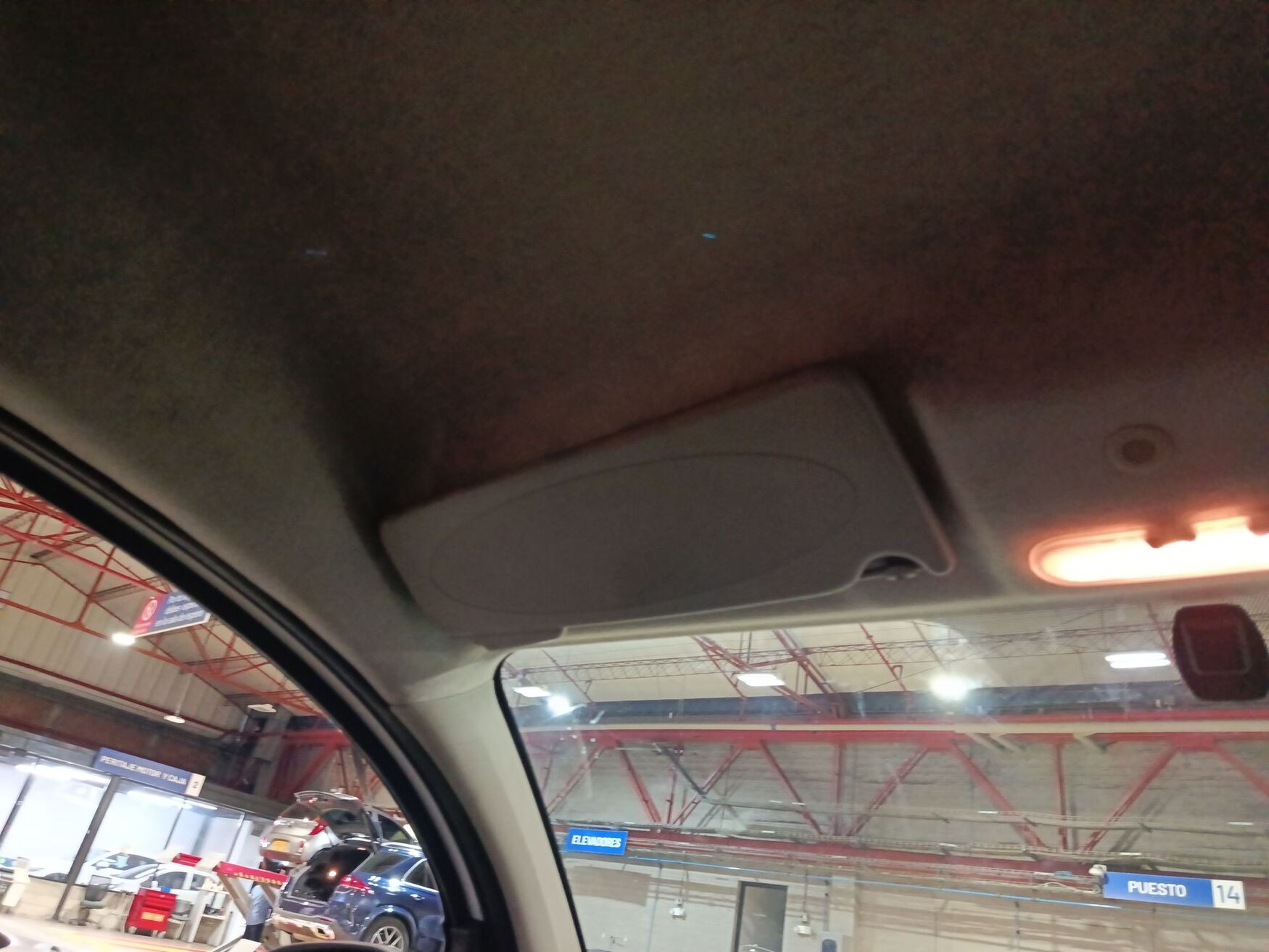 Renault - Kangoo ZE - 2020 image number 2