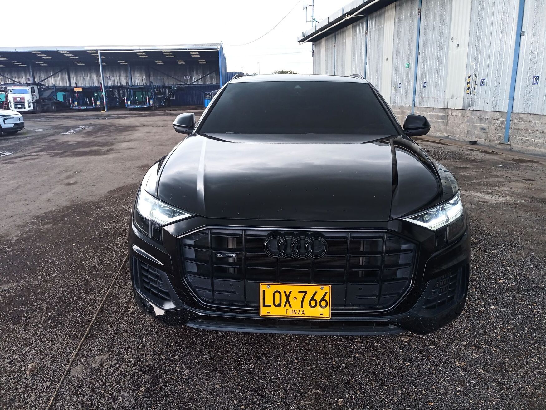 Audi - Q8 - 2022 image number 4