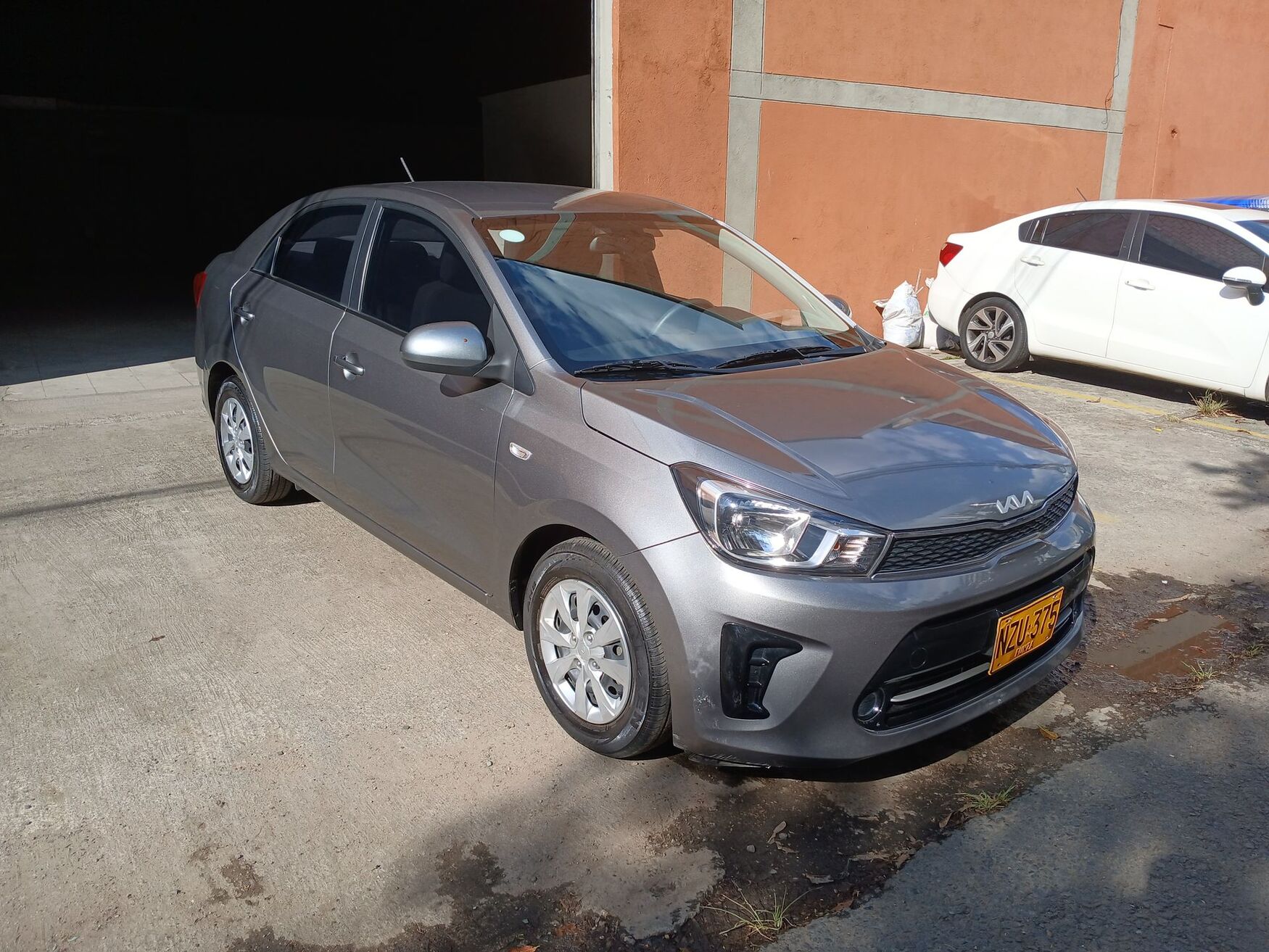 Kia - Soluto - 2025 image number 1