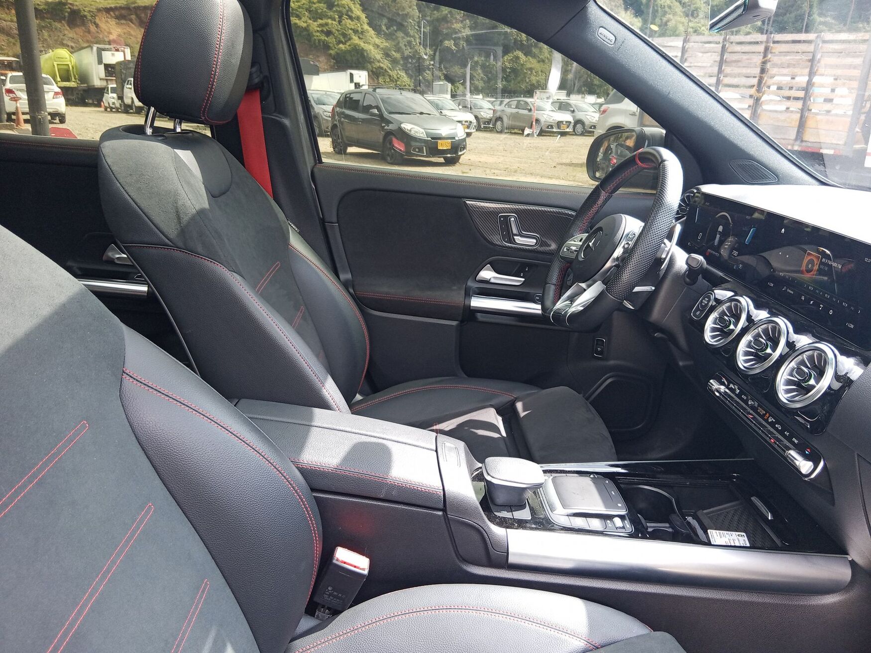 Mercedes Benz - GLA35 - 2022 image number 2