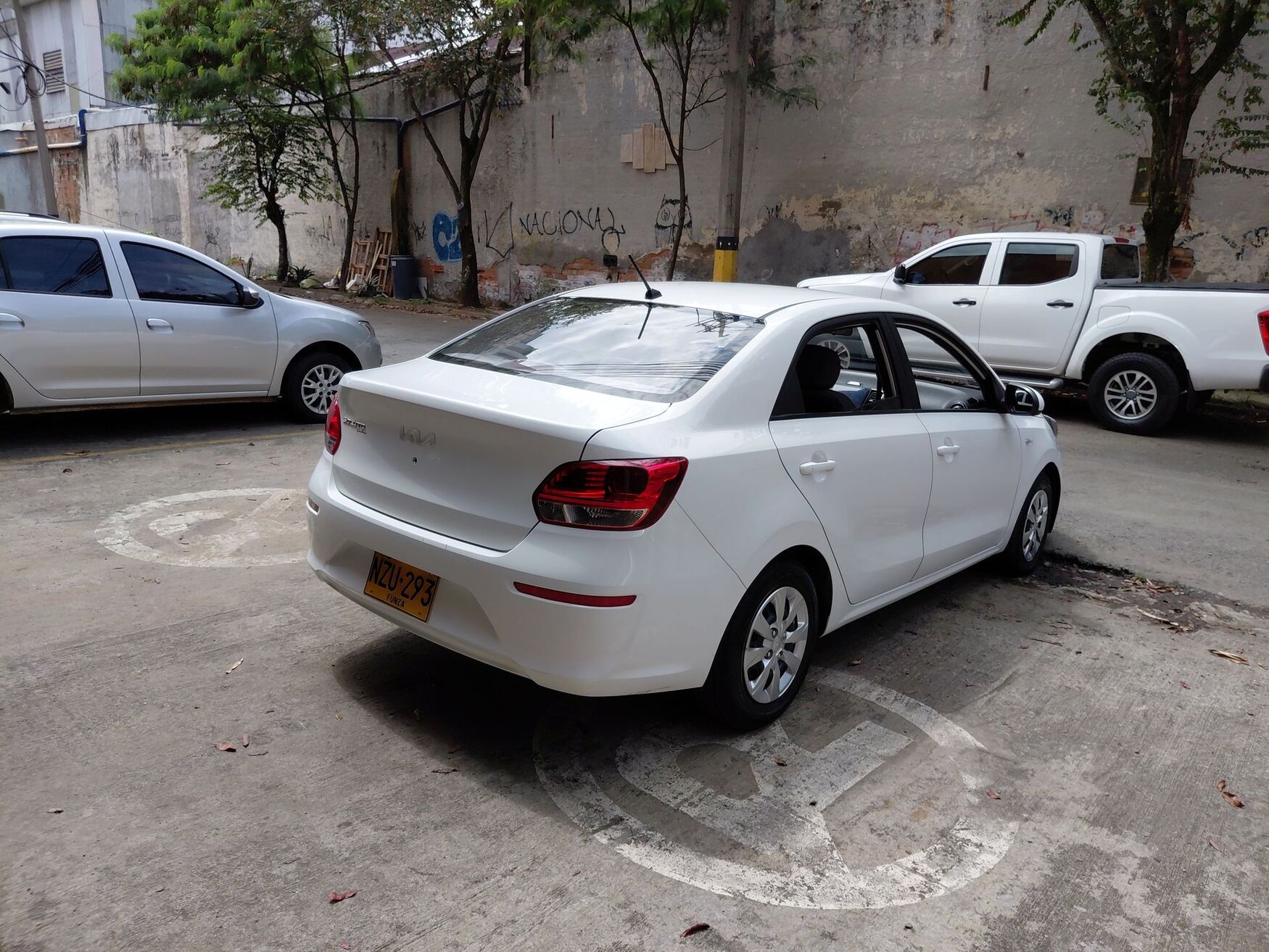 Kia - Soluto - 2025 image number 9