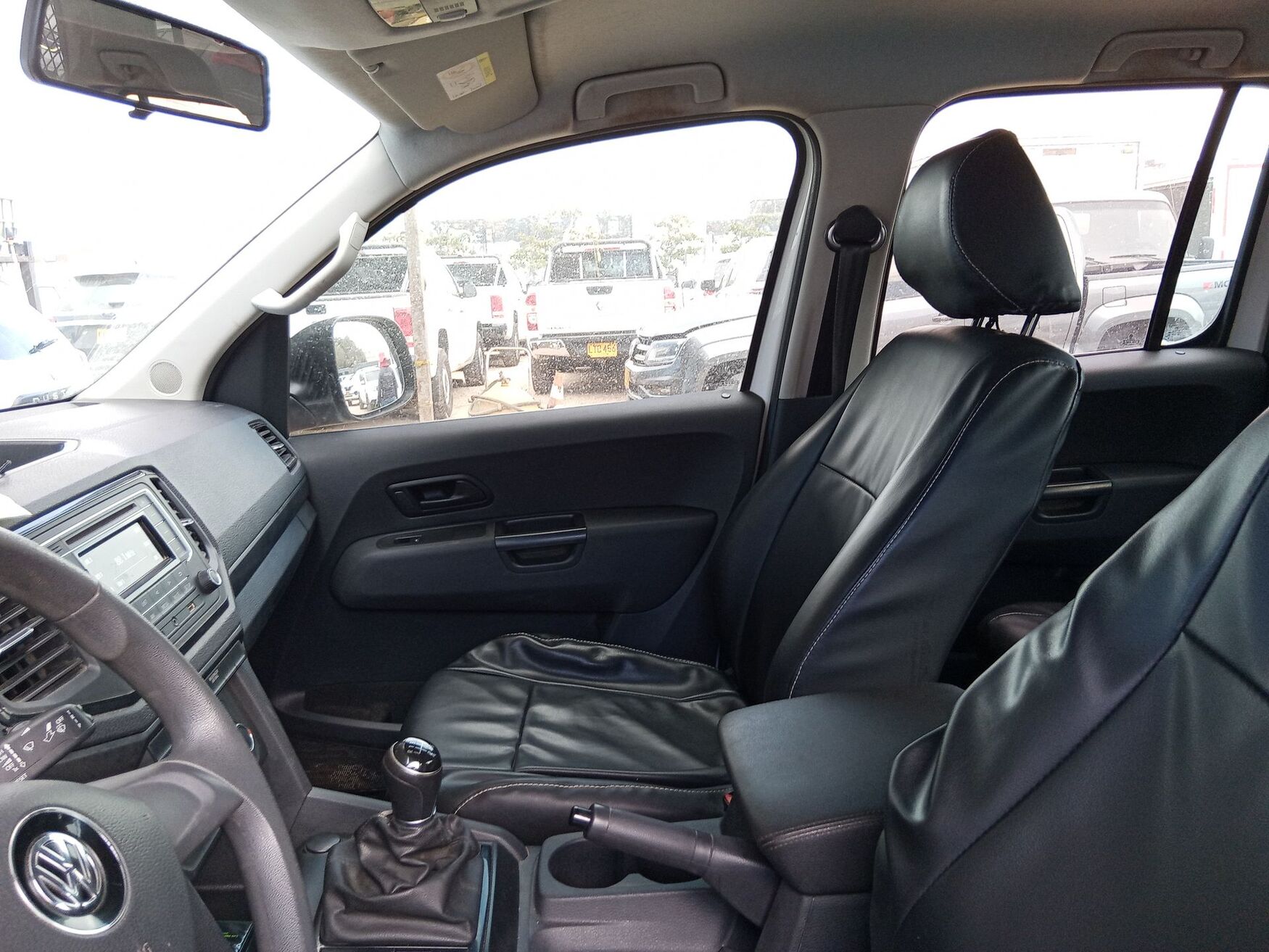 Volkswagen - Amarok - 2023 image number 2