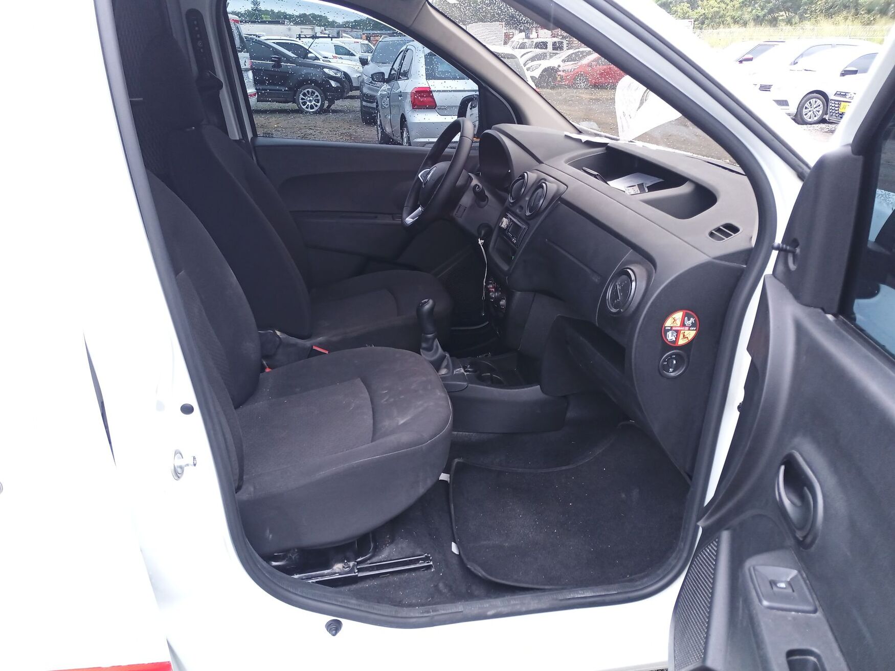 Renault - Kangoo - 2023 image number 2