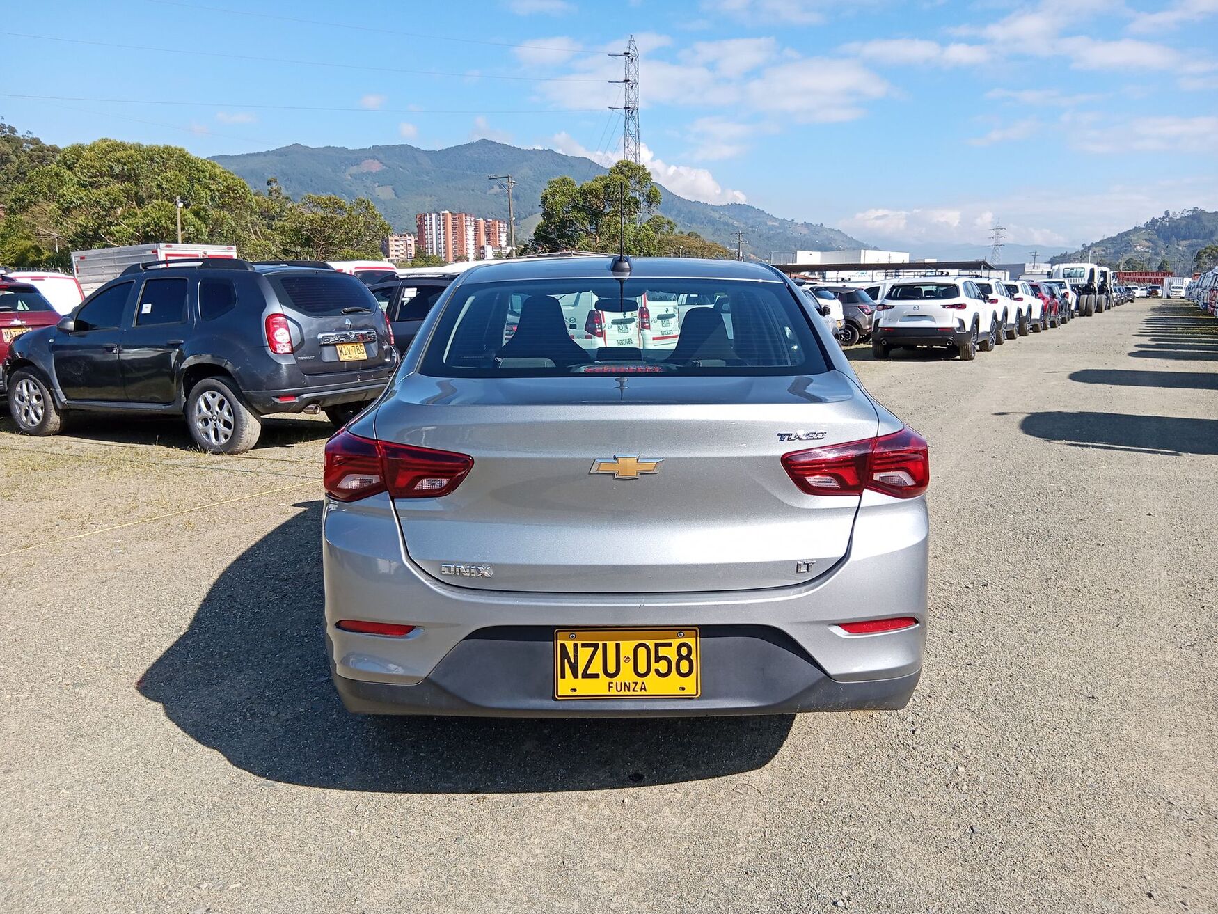 Chevrolet - Onix - 2025 image number 8