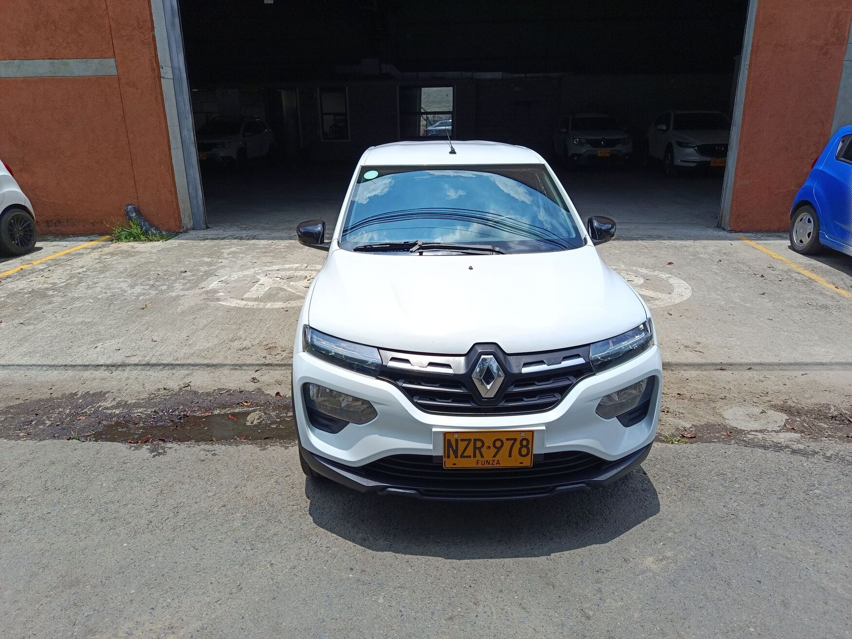 Renault - Kwid - 2025 image number 4