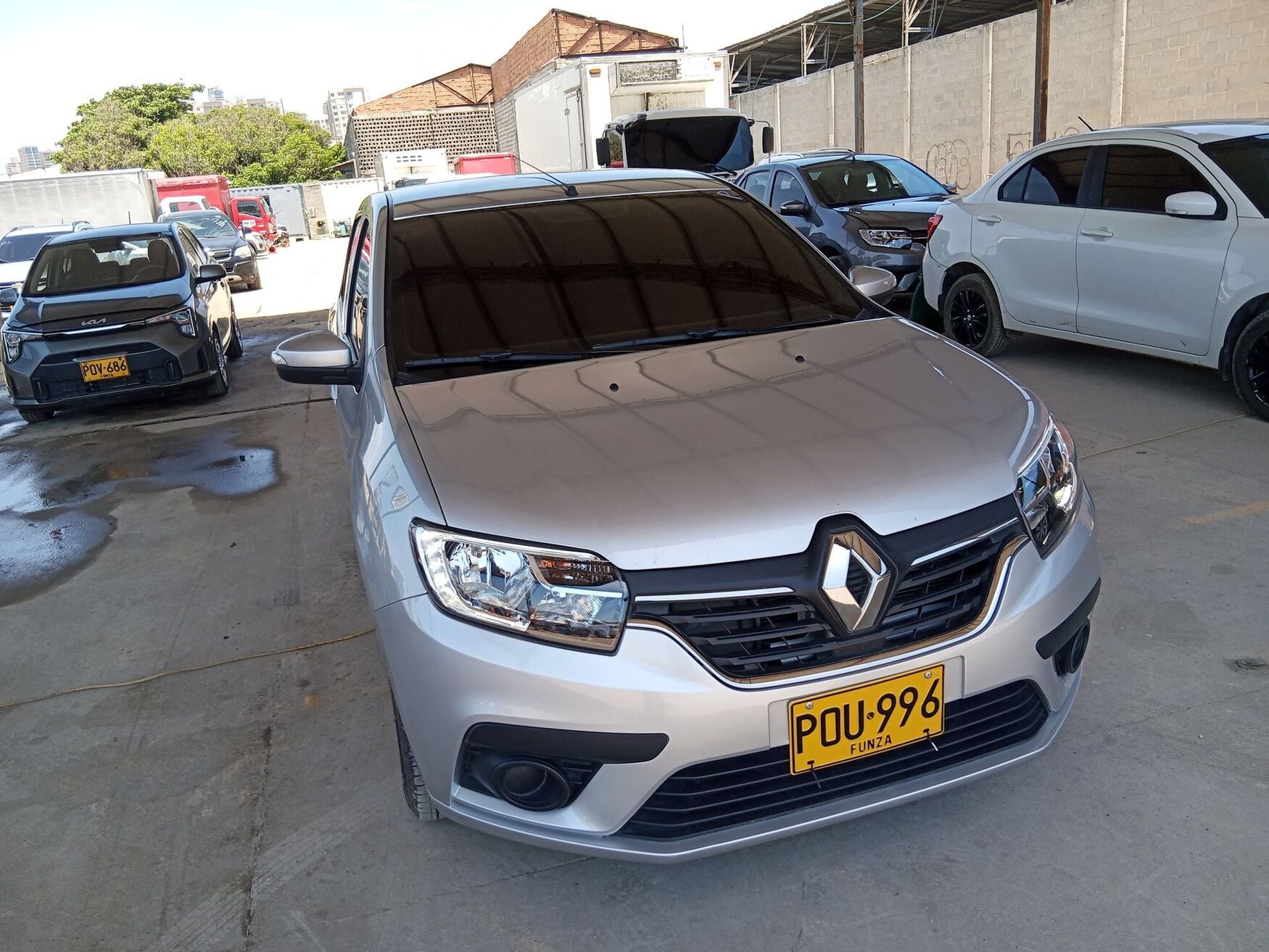 Renault - Logan - 2026 image number 4