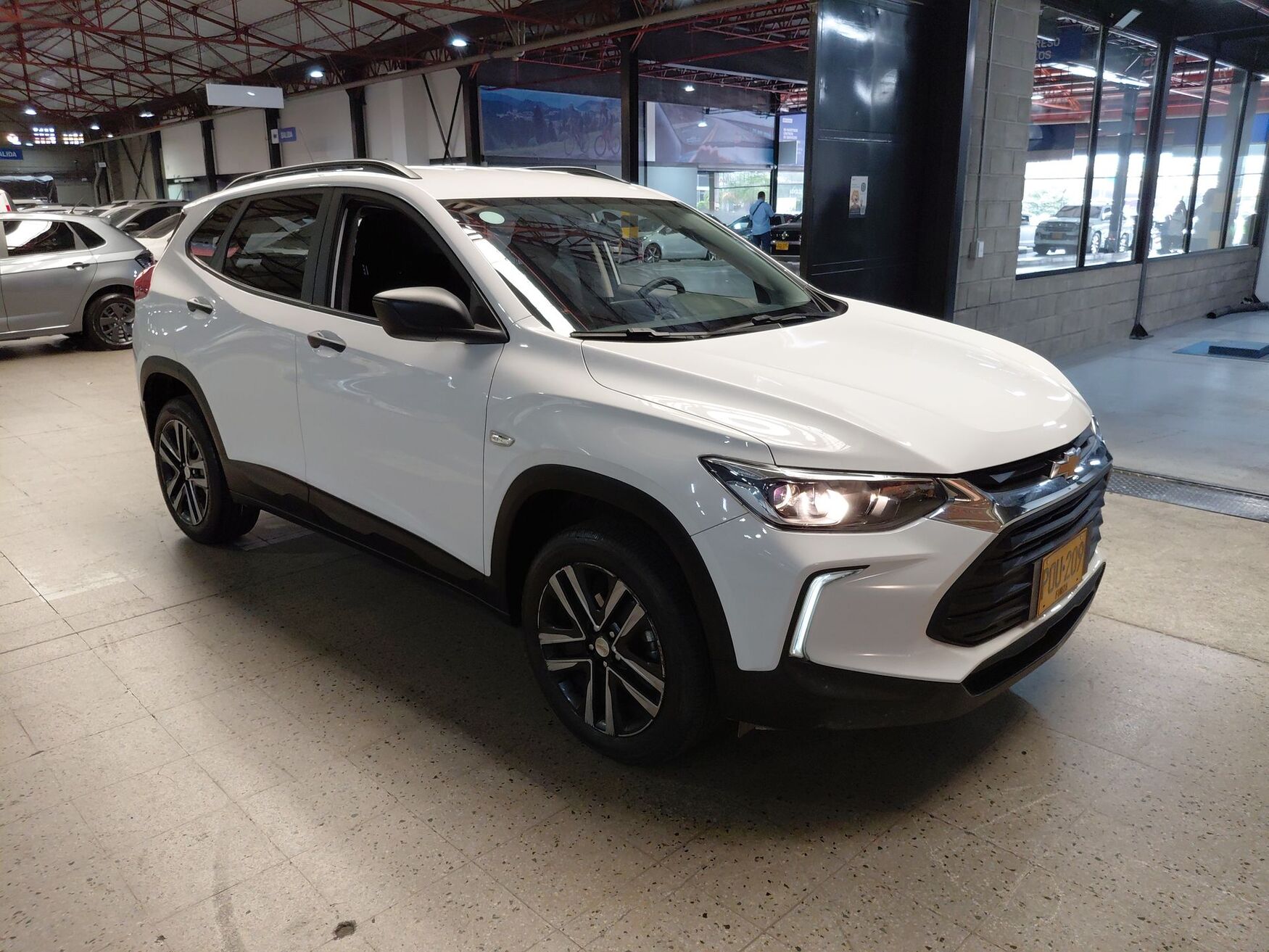 Chevrolet - Tracker - 2025 image number 1