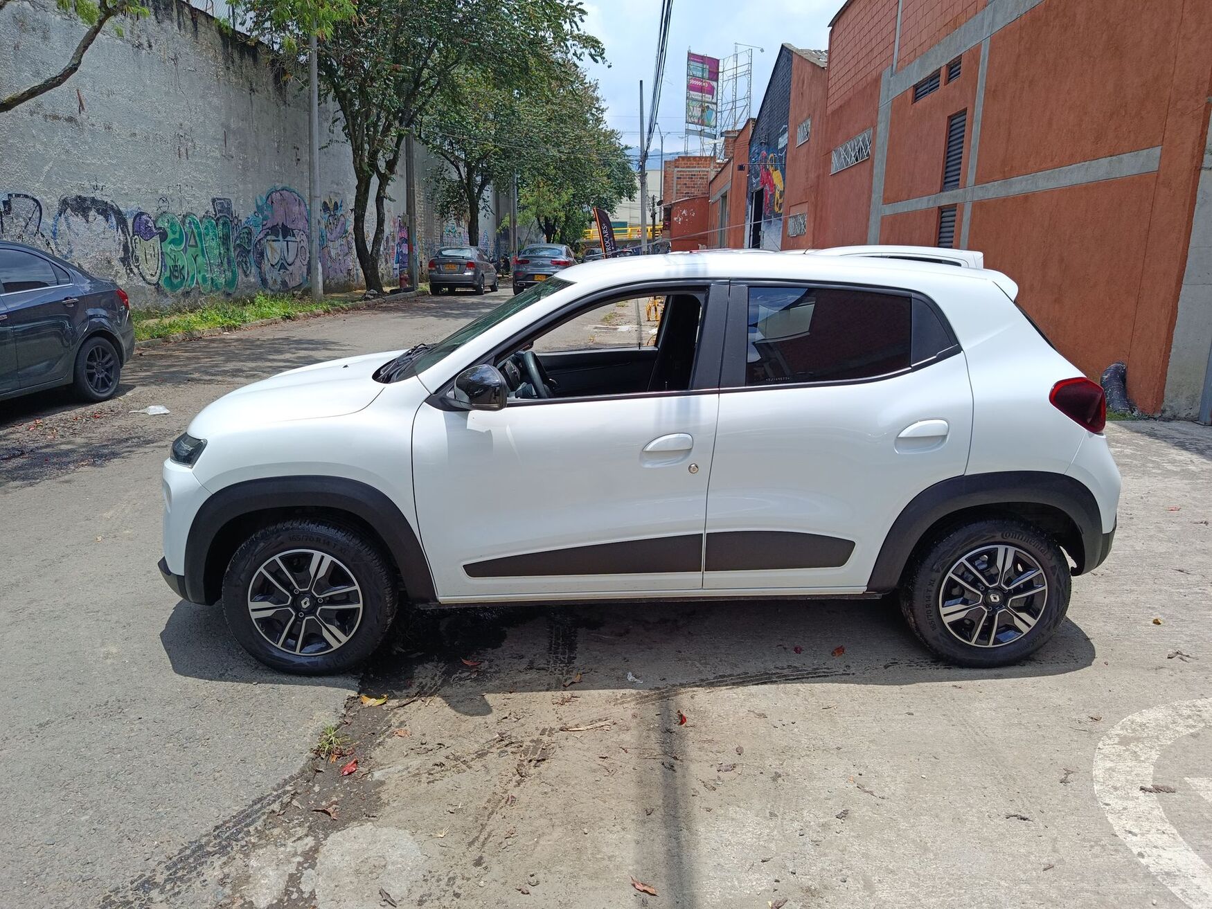 Renault - Kwid - 2025 image number 6