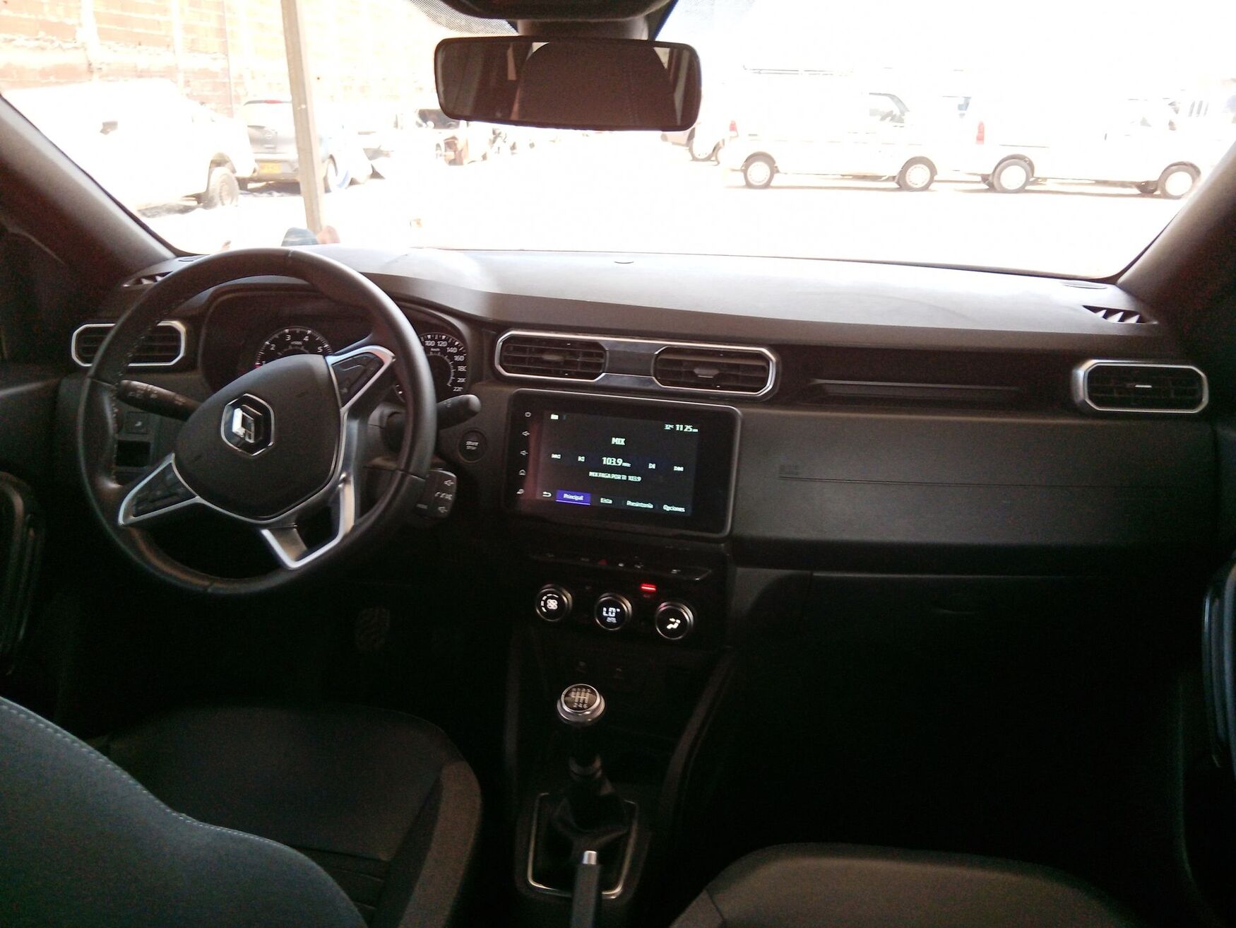 Renault - Duster - 2024 image number 11