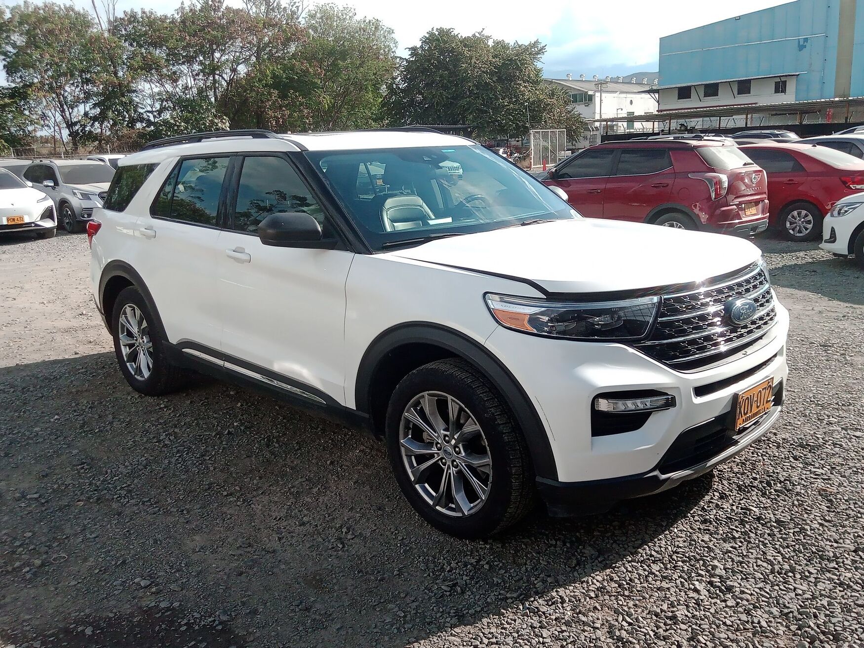Ford - Explorer - 2021 image number 1