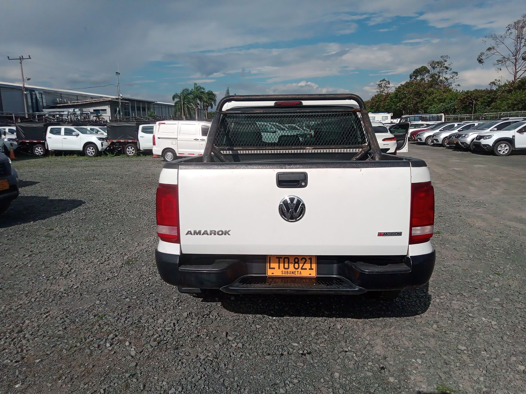 Volkswagen - Amarok - 2023 image number 8