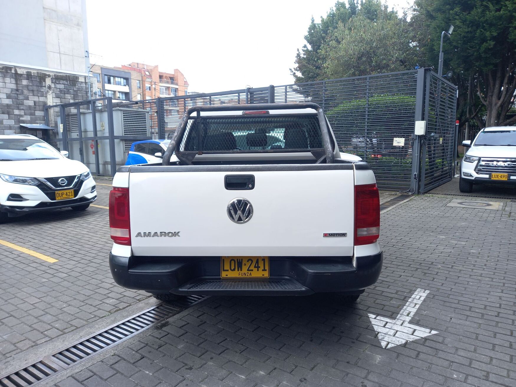 Volkswagen - Amarok - 2023 image number 8