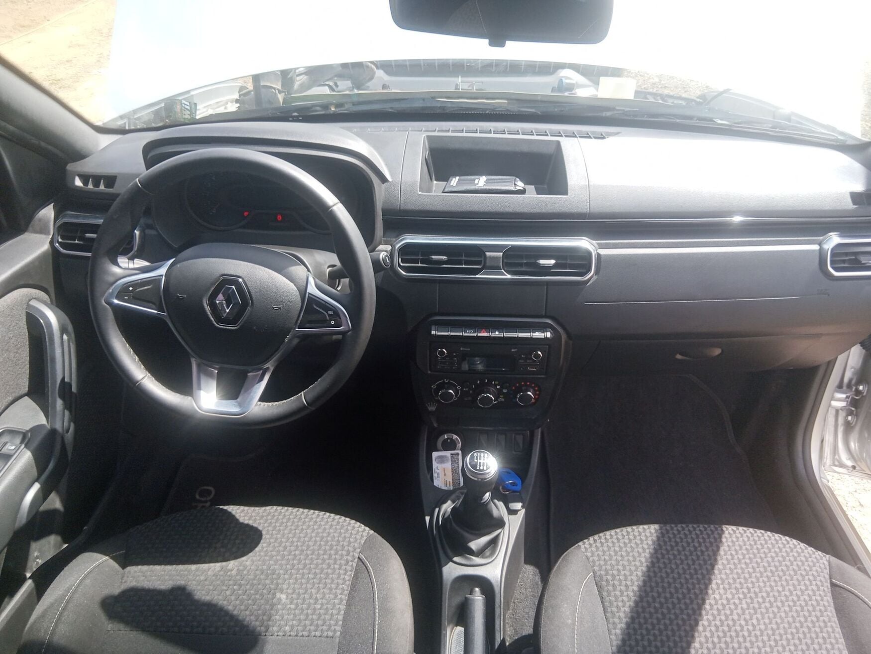Renault - Oroch - 2023 image number 11