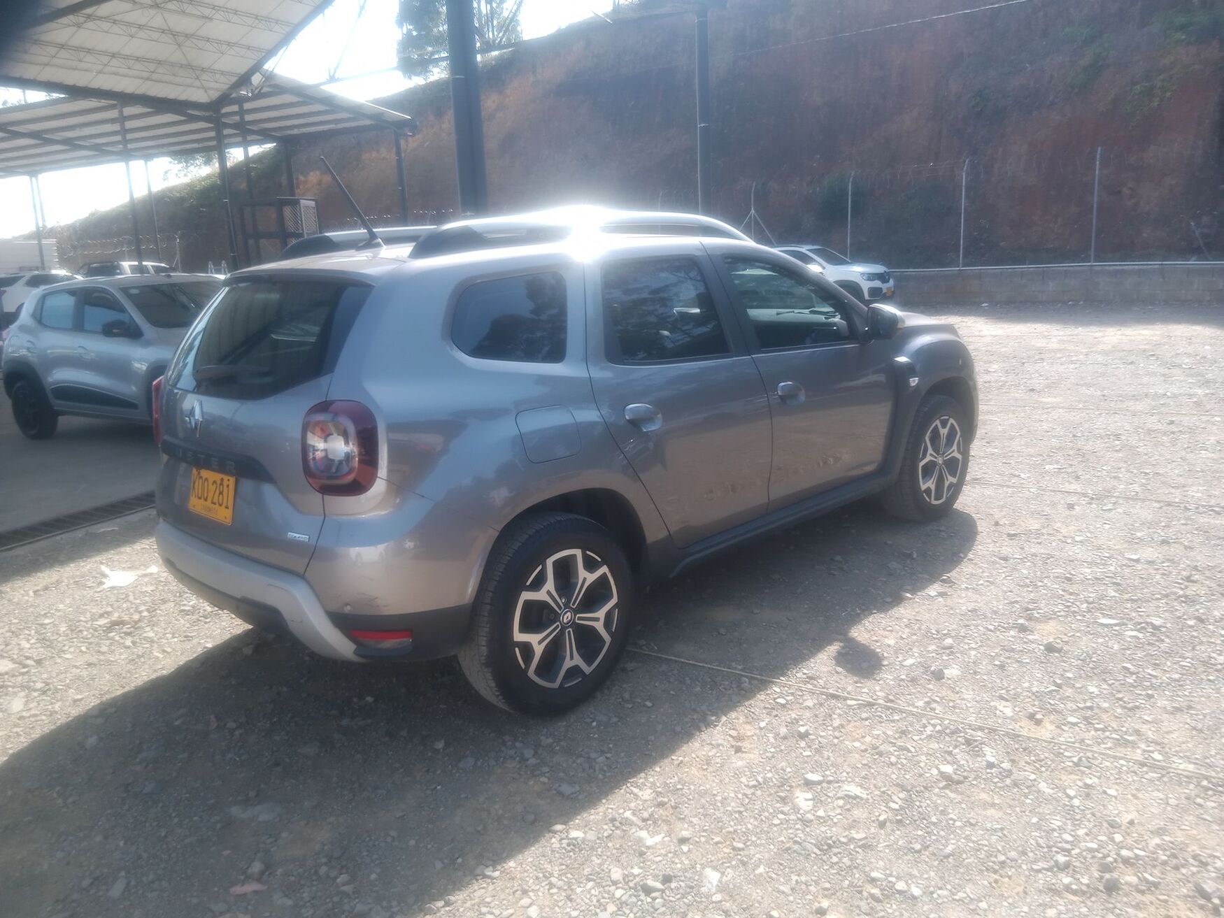 Renault - Duster - 2022 image number 9