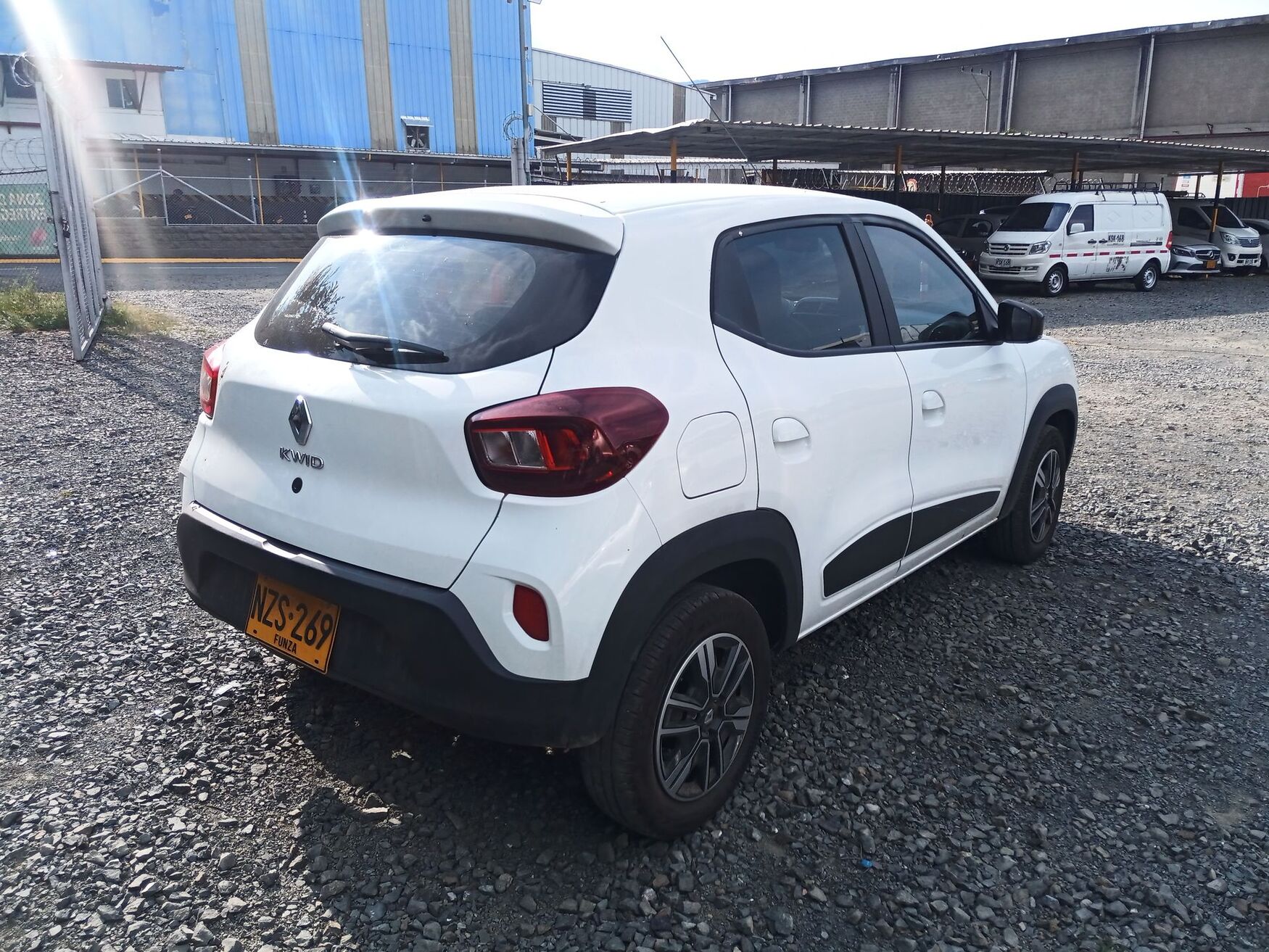 Renault - Kwid - 2025 image number 9