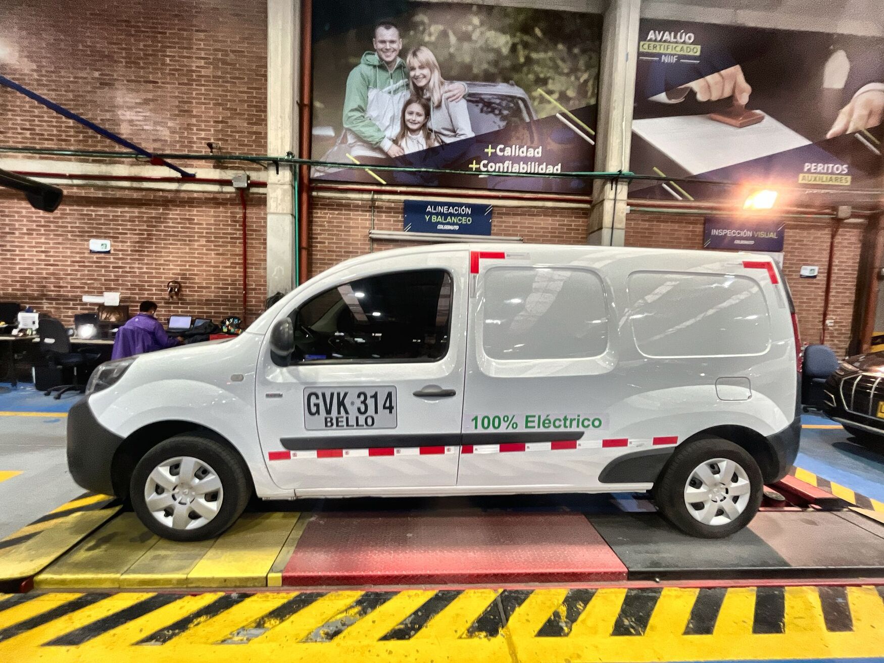 Renault - Kangoo ZE - 2020 image number 6