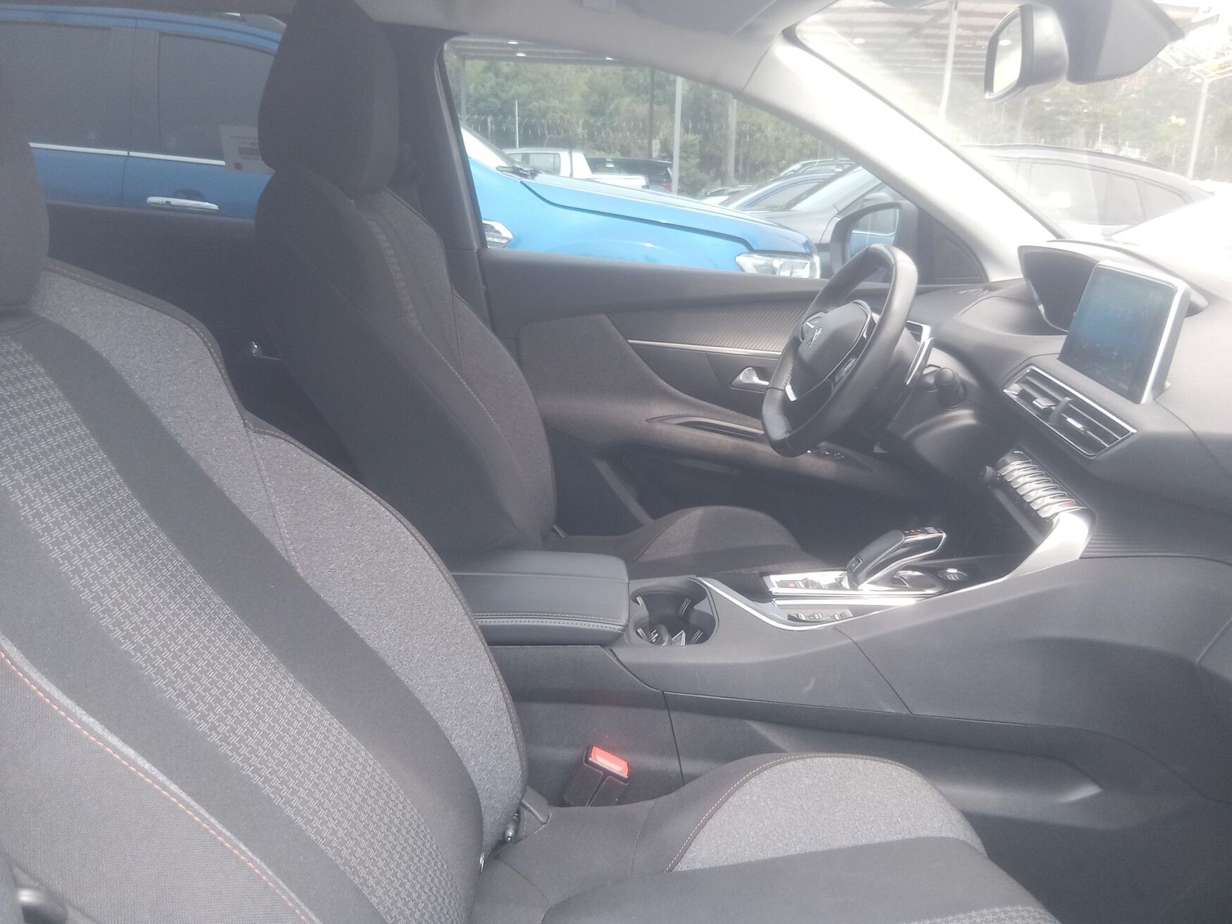 Peugeot - 3008 - 2023 image number 2
