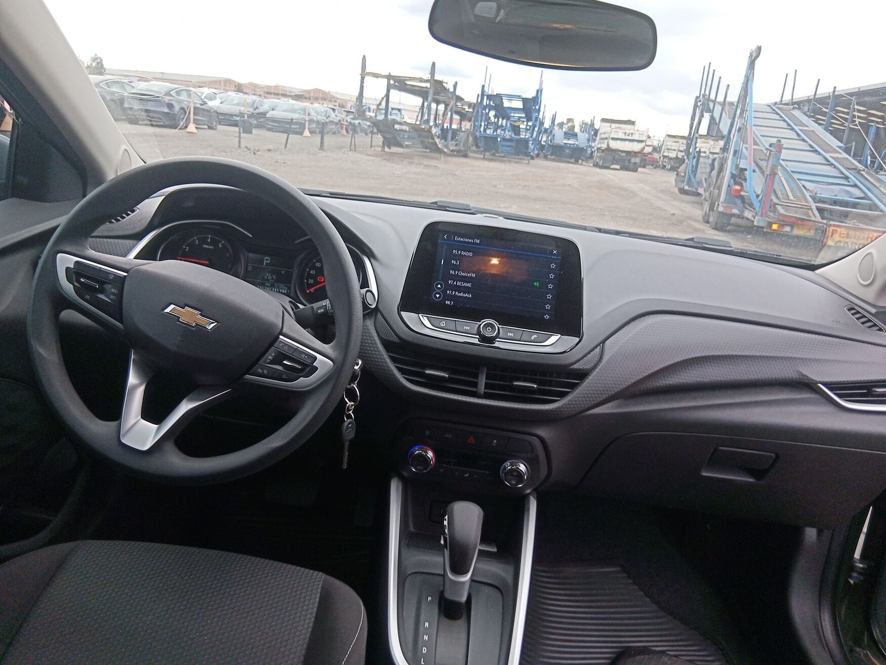Chevrolet - Onix - 2025 image number 11