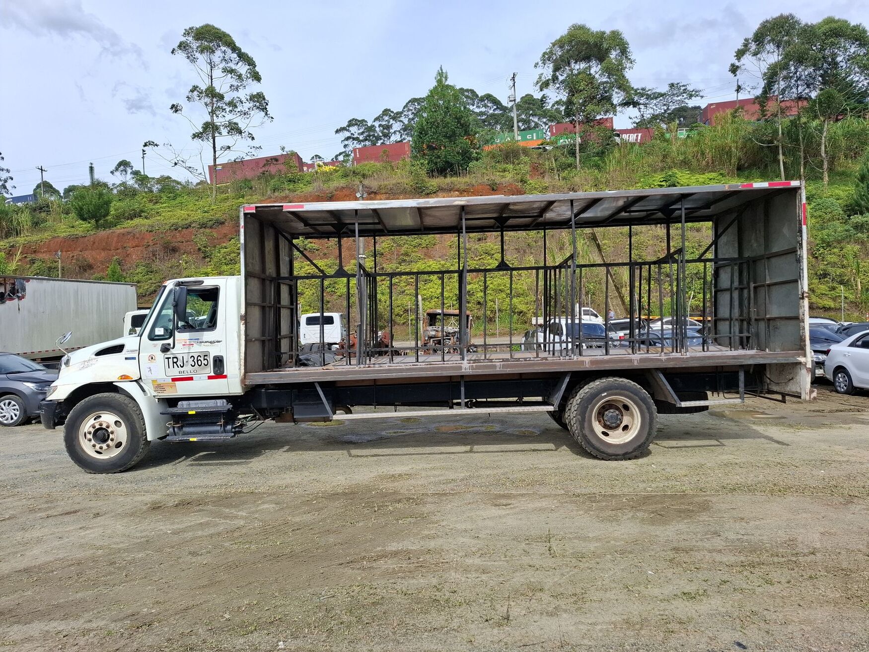 International - 4300 - 2012 image number 6